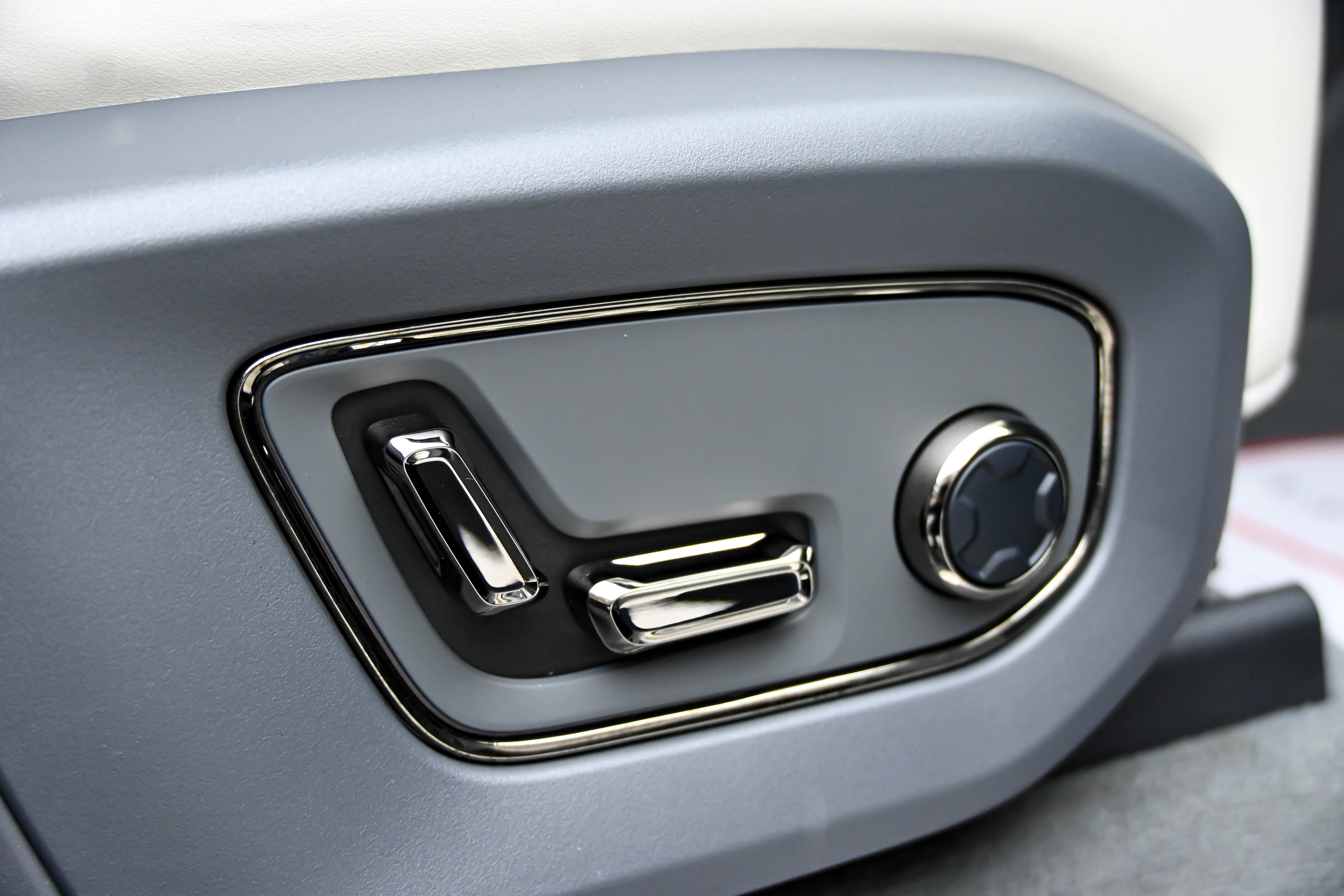 极氪 极氪009 2024 汽车图片 #24