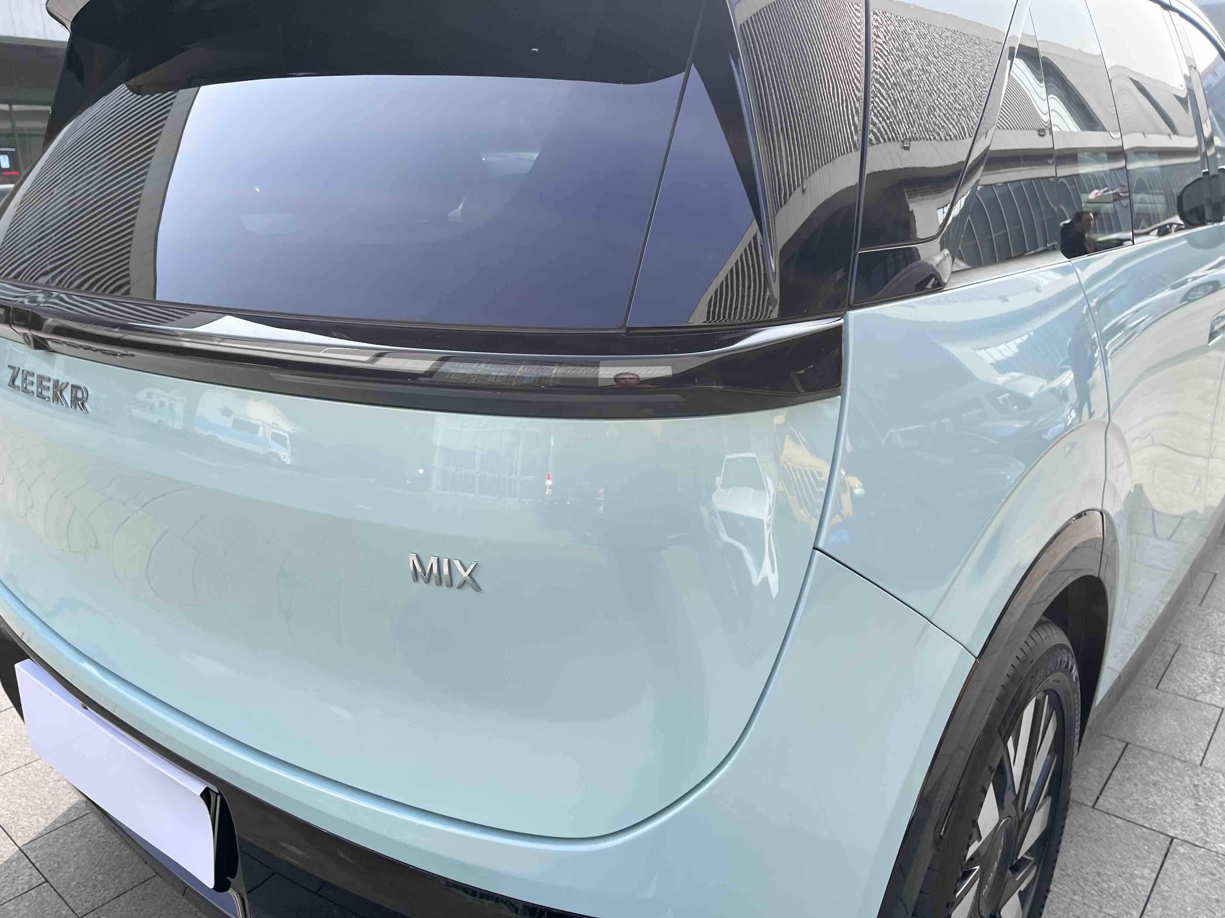 极氪 极氪MIX 2024 汽车图片 #24