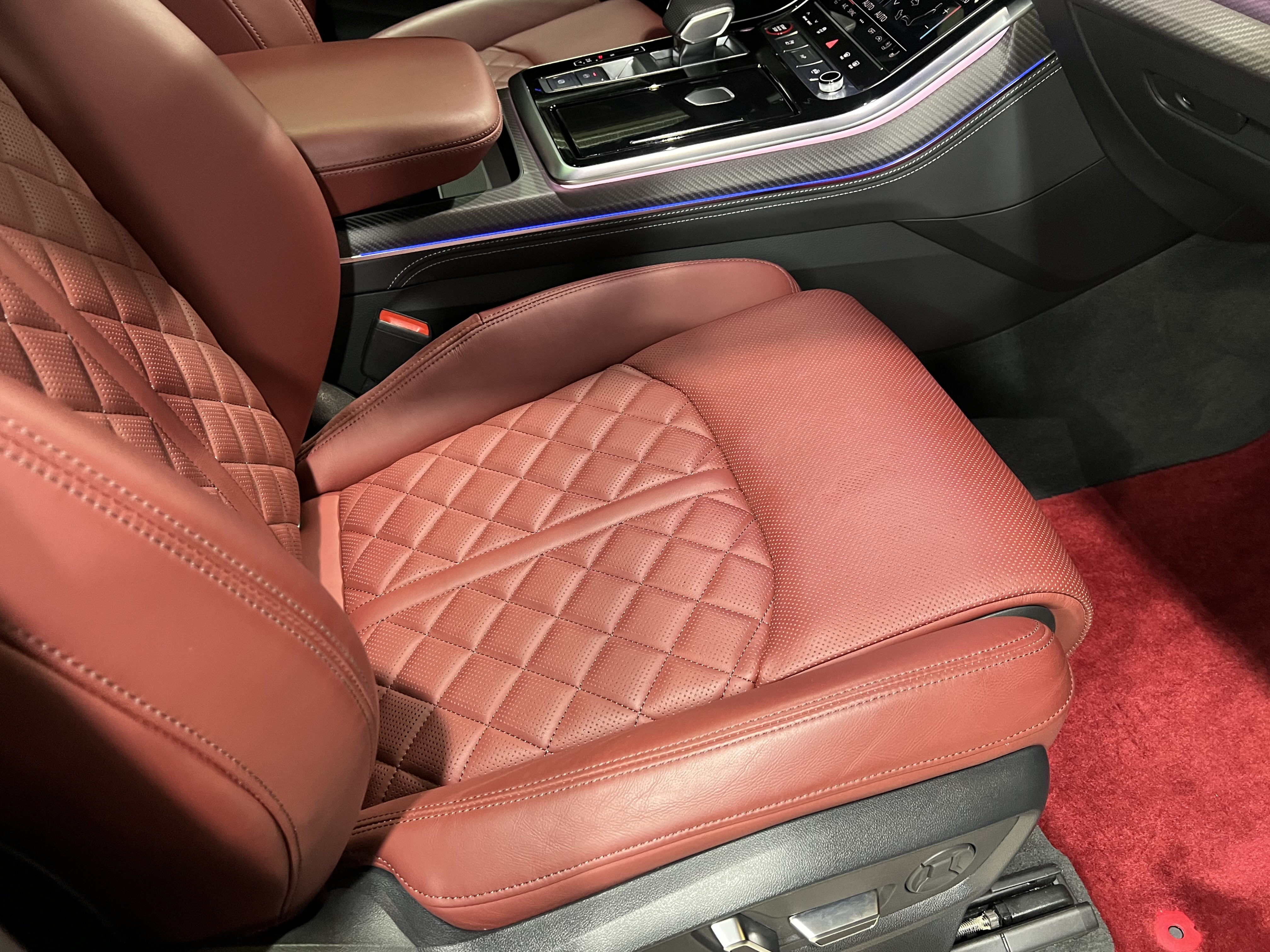 Audi SQ7 2024 #24 Audi SQ7 2024 car image #24