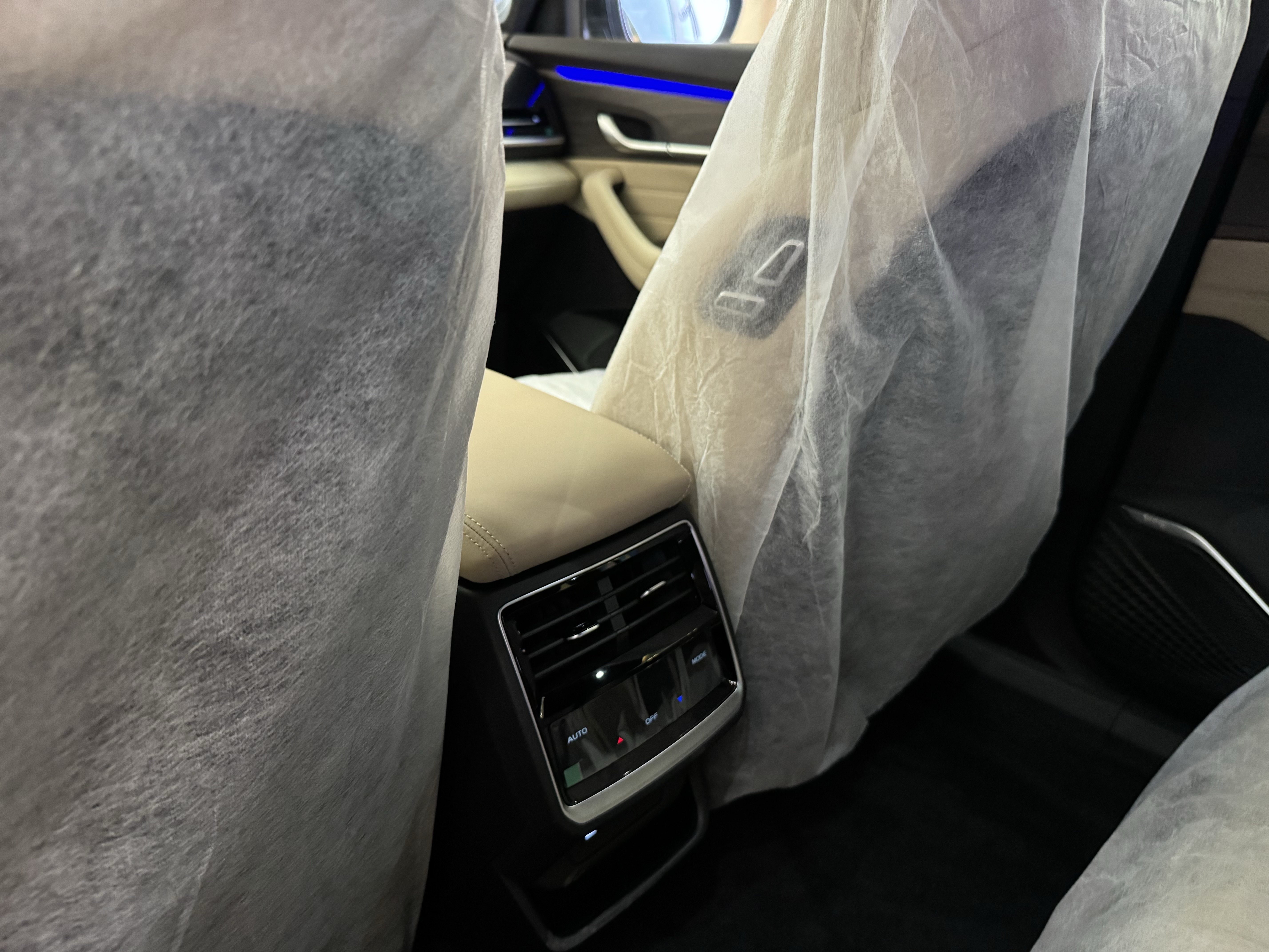 GEELY Monjaro 2026 immagine di auto #24