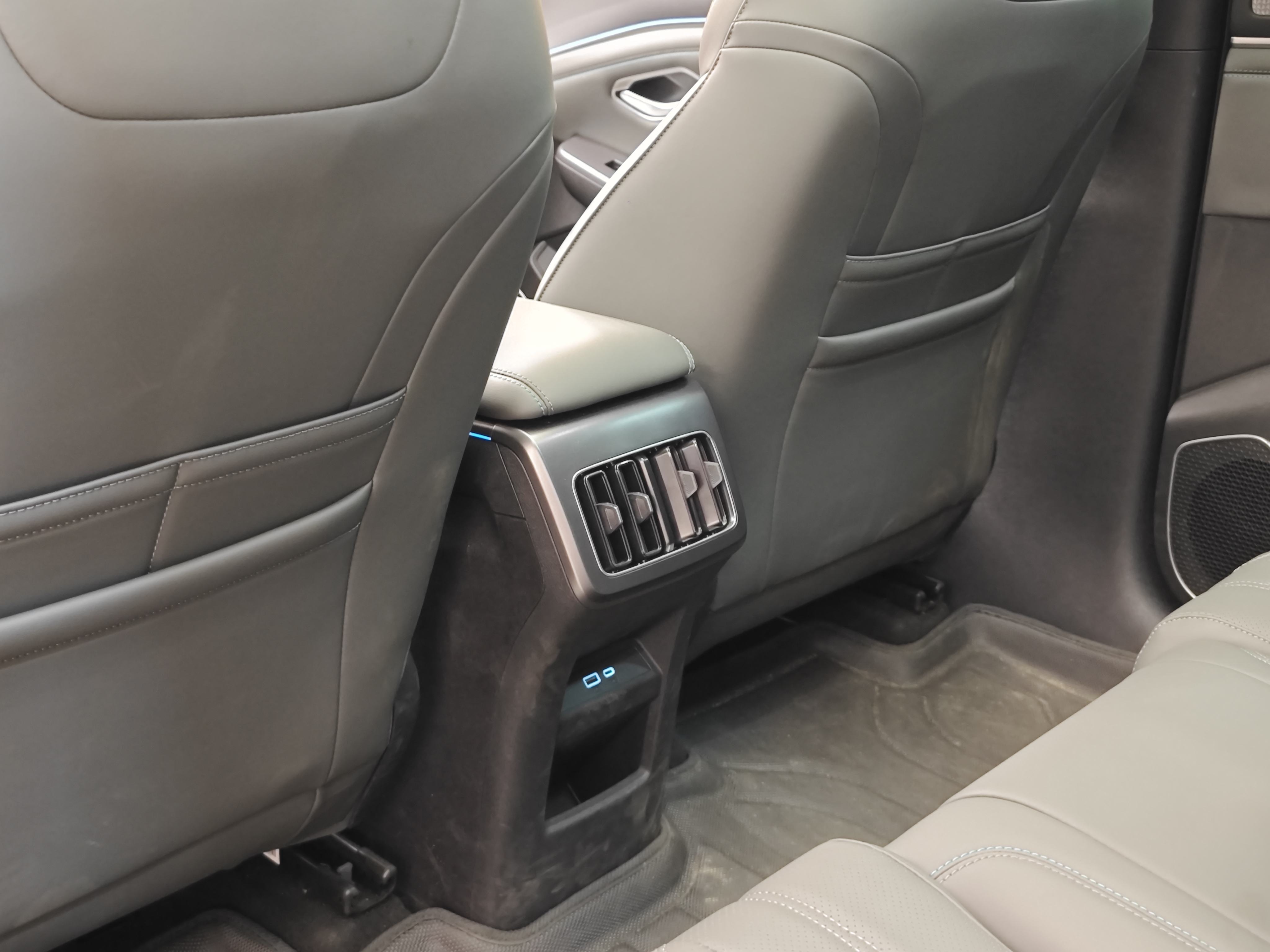 BYD SongL DM-i 2025 car image #24