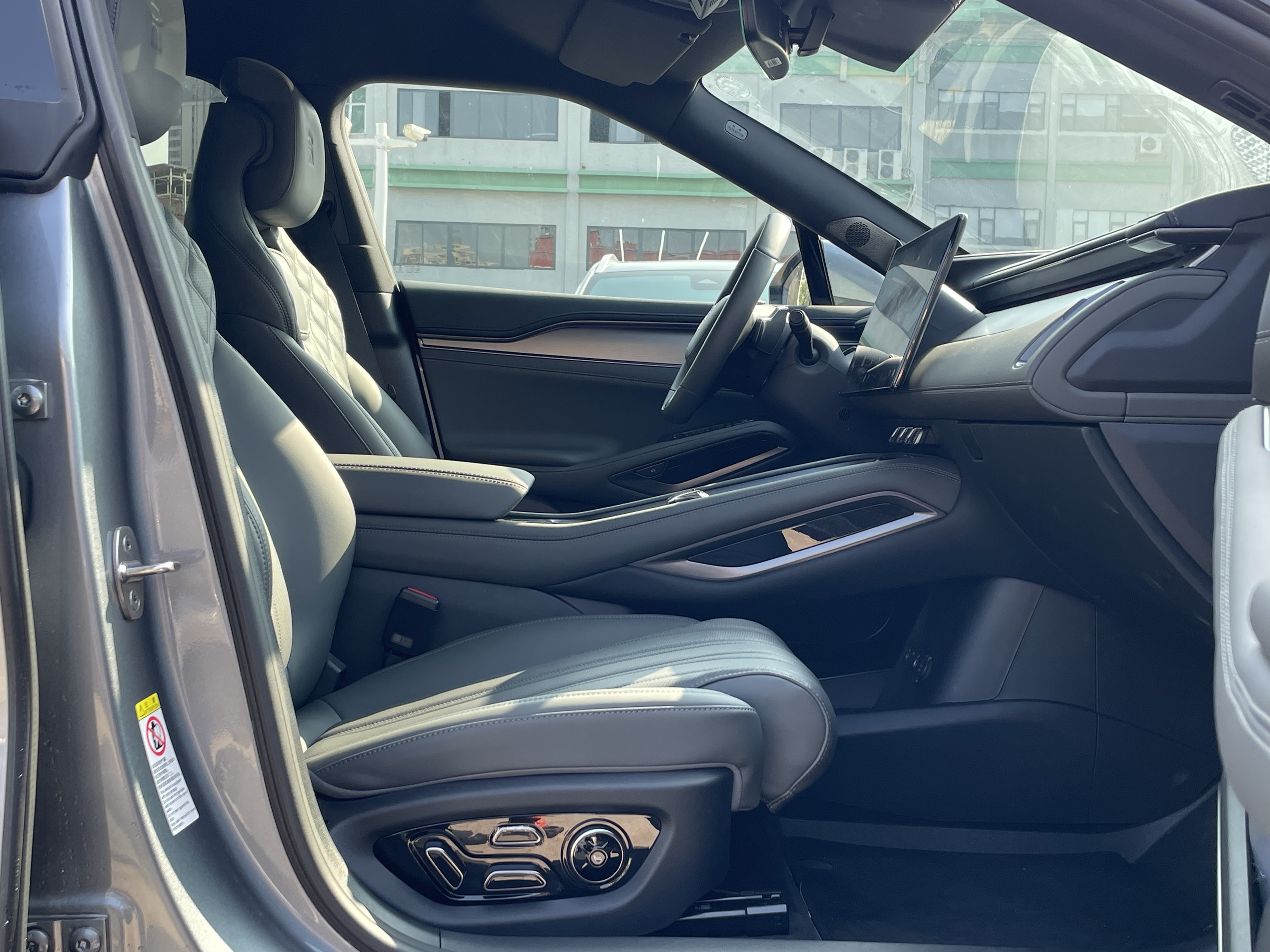 BYD SongL EV 2025 #24 BYD SongL EV 2025 car image #24