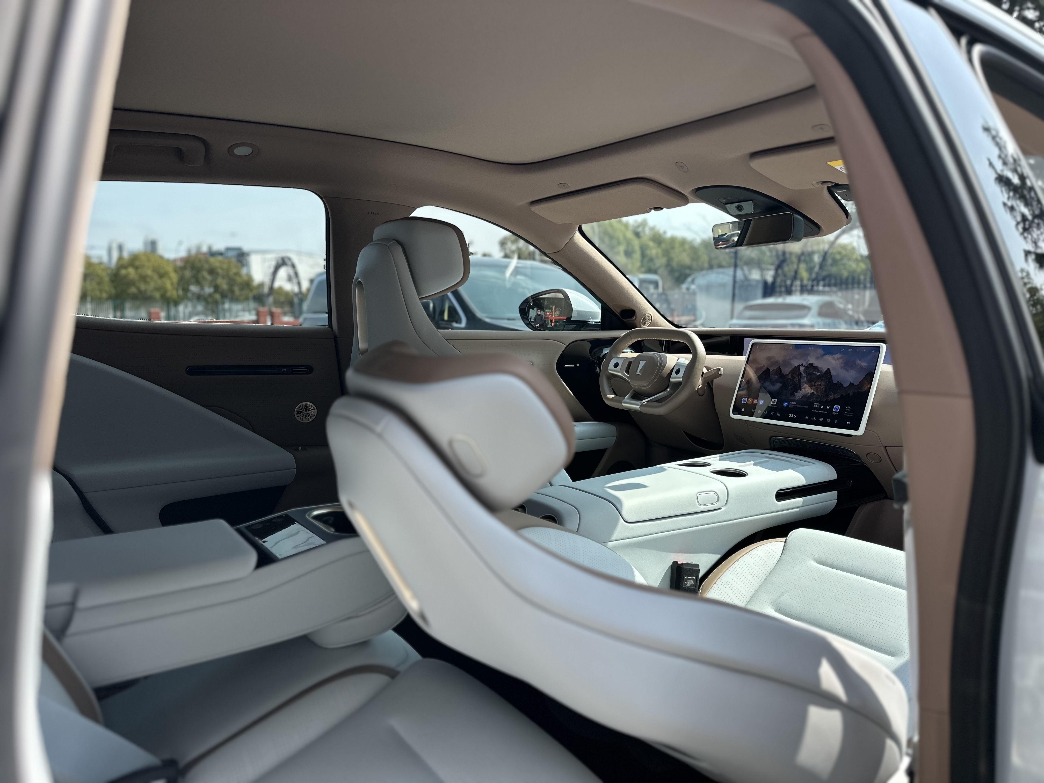 Avatr 07 2025 car image #24