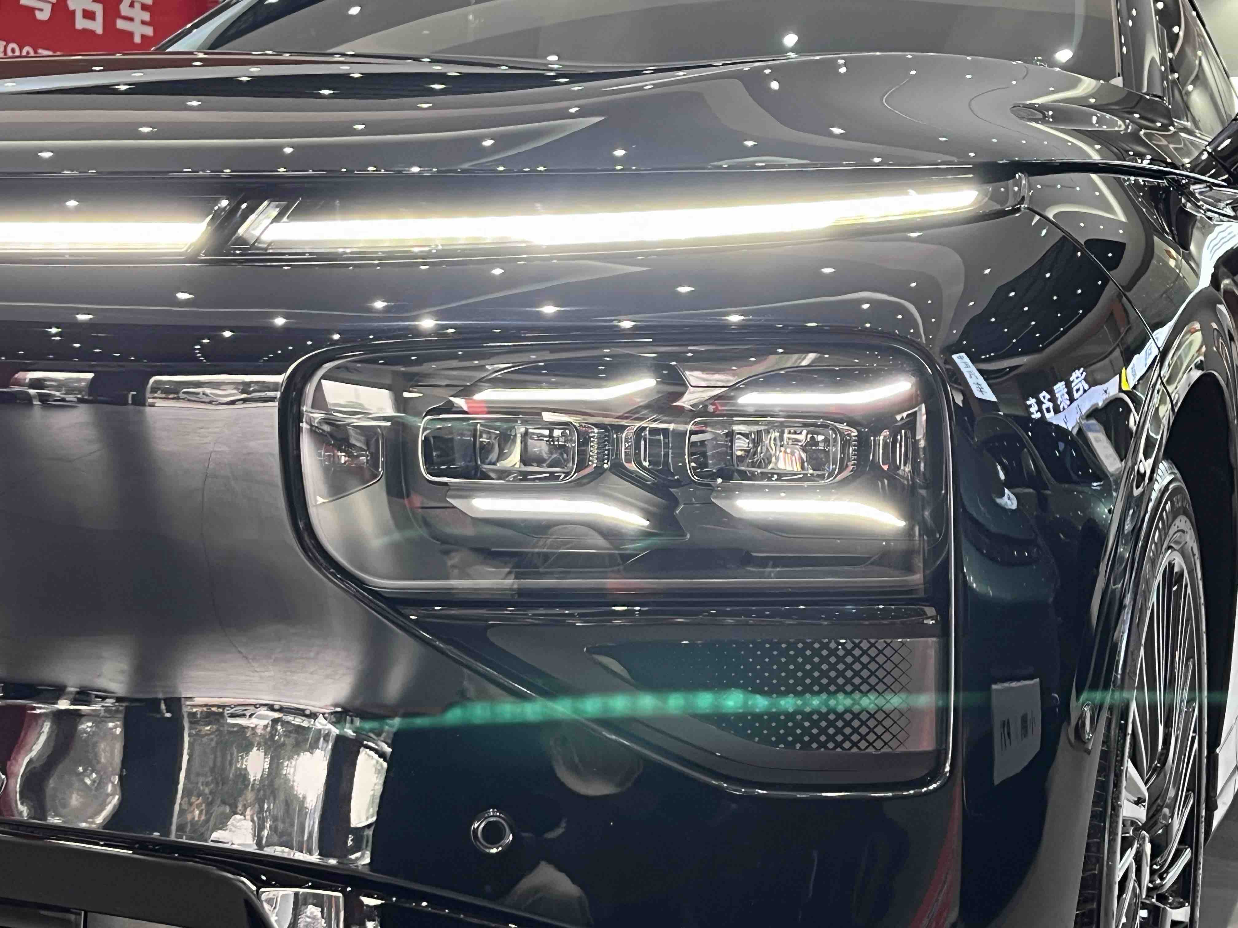 Xpeng G9 2025 صورة سيارة #24