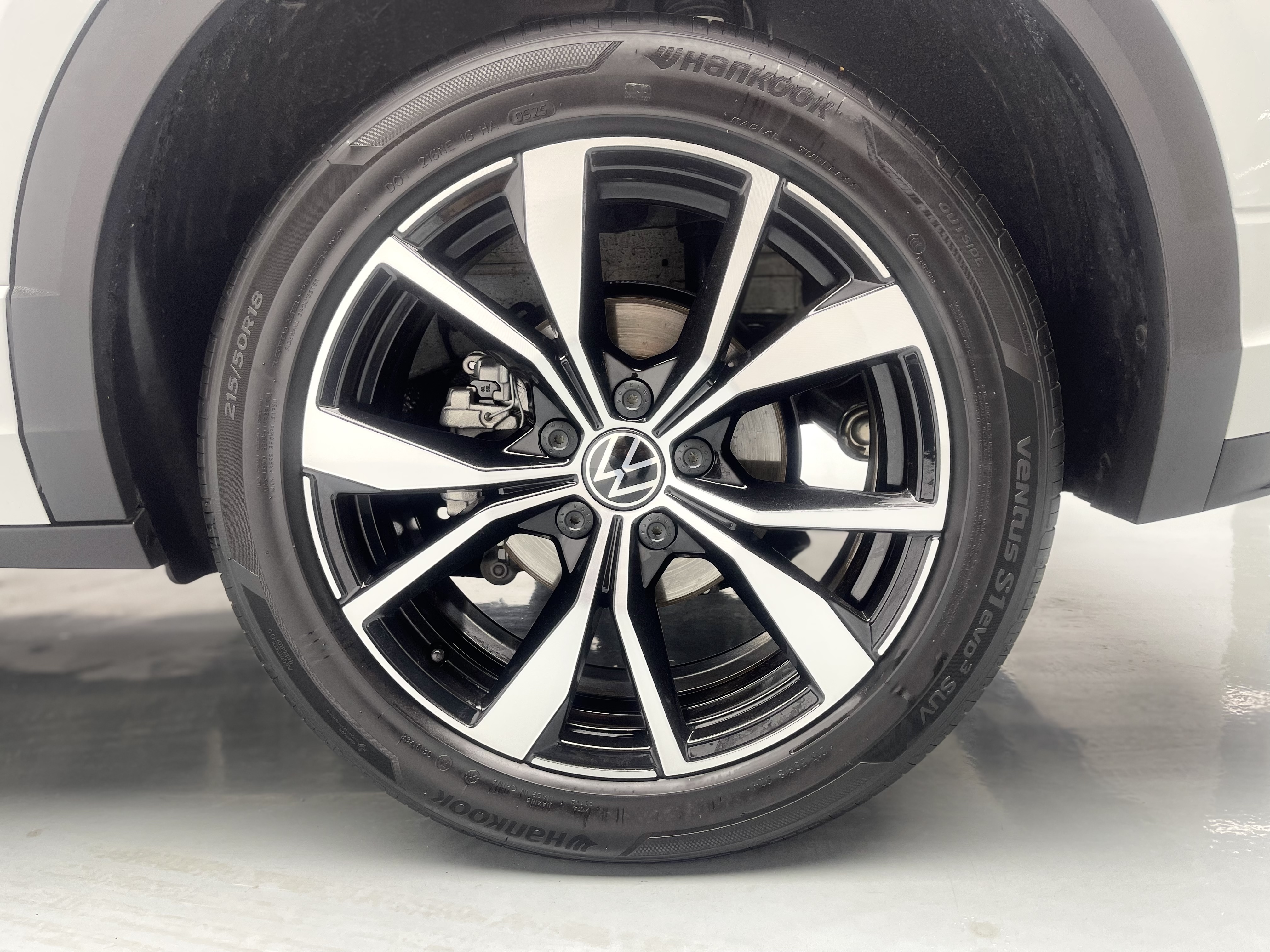 Volkswagen T-Roc 2025 car image #24