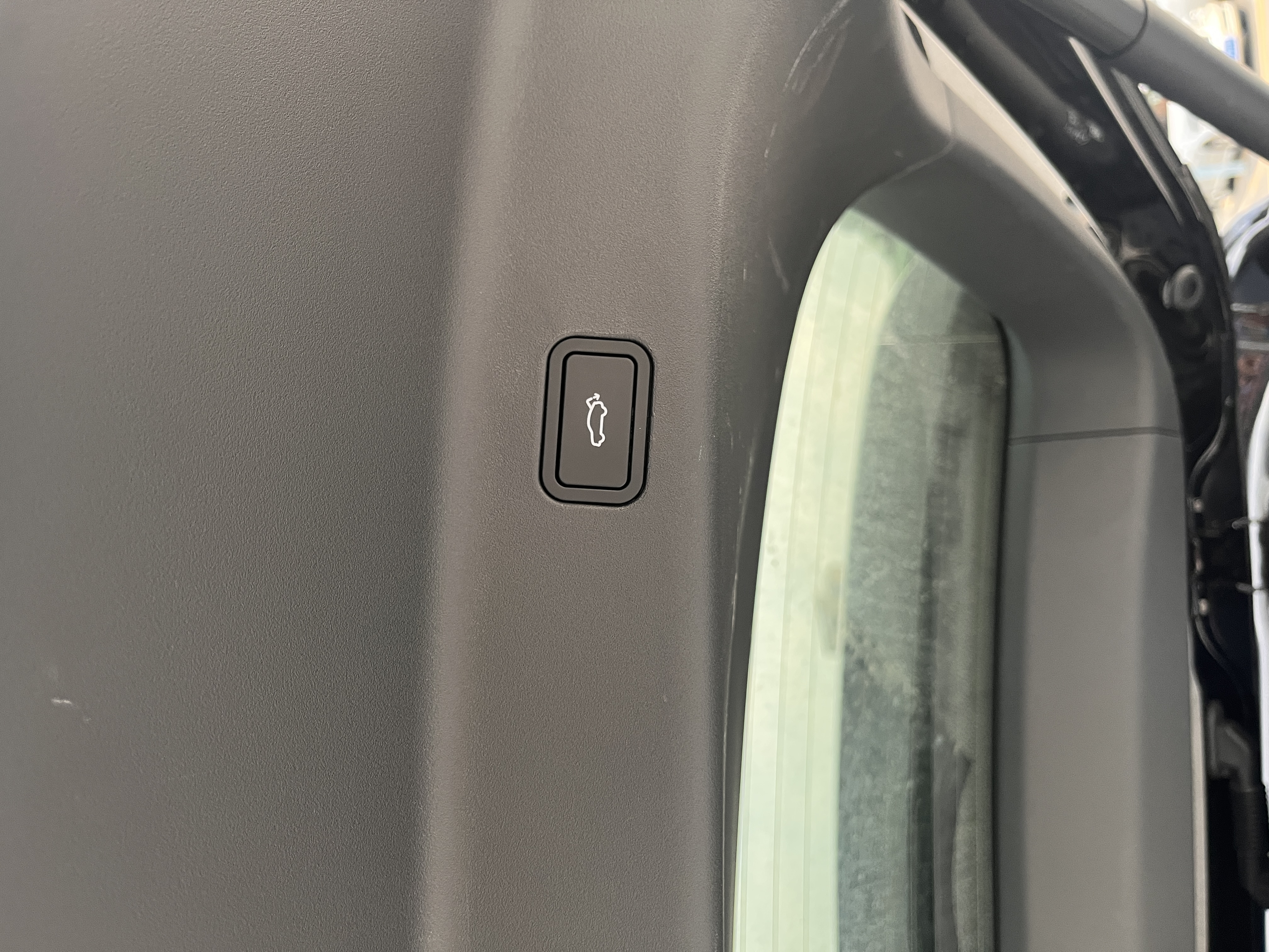 Lynk & Co 900 2025 car image #24