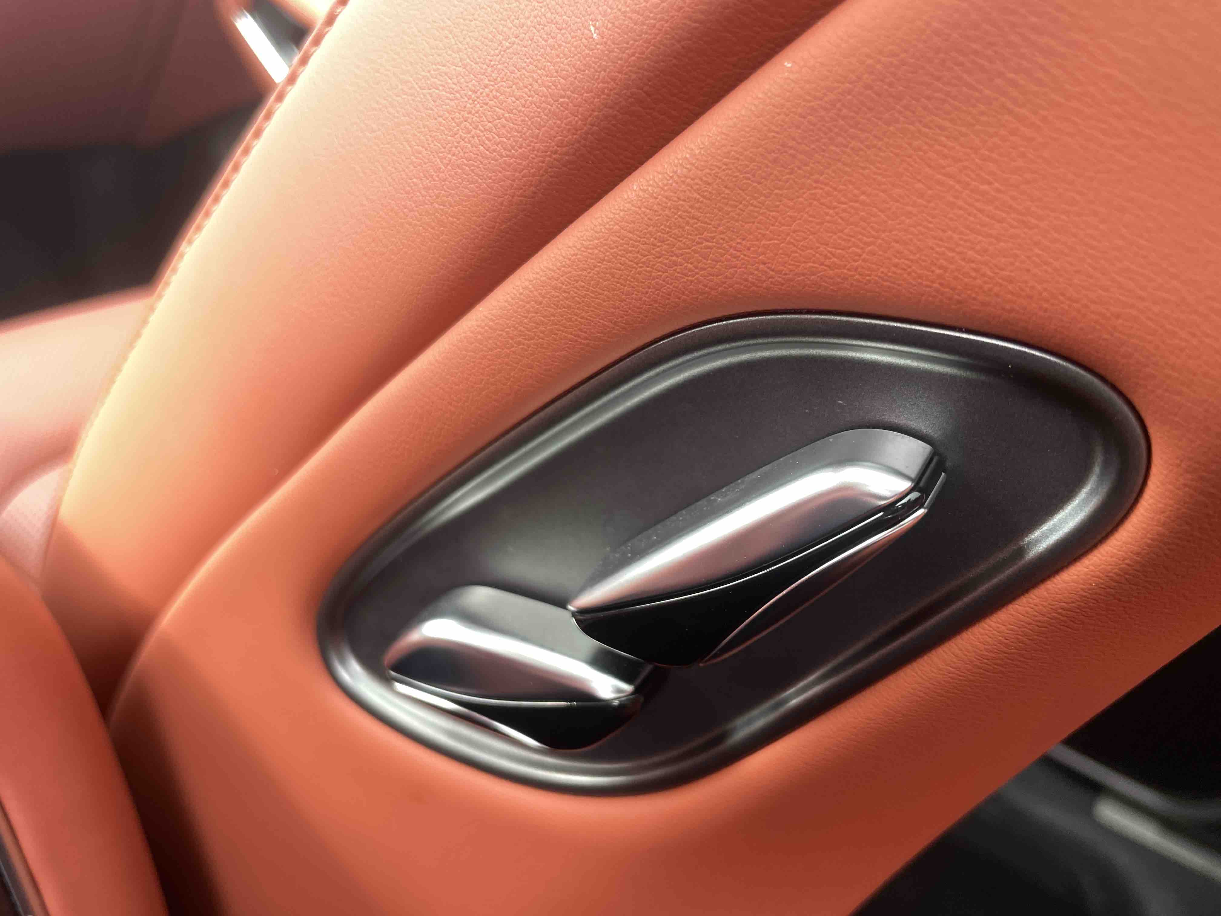 BYD Tang L 2025 immagine di auto #24