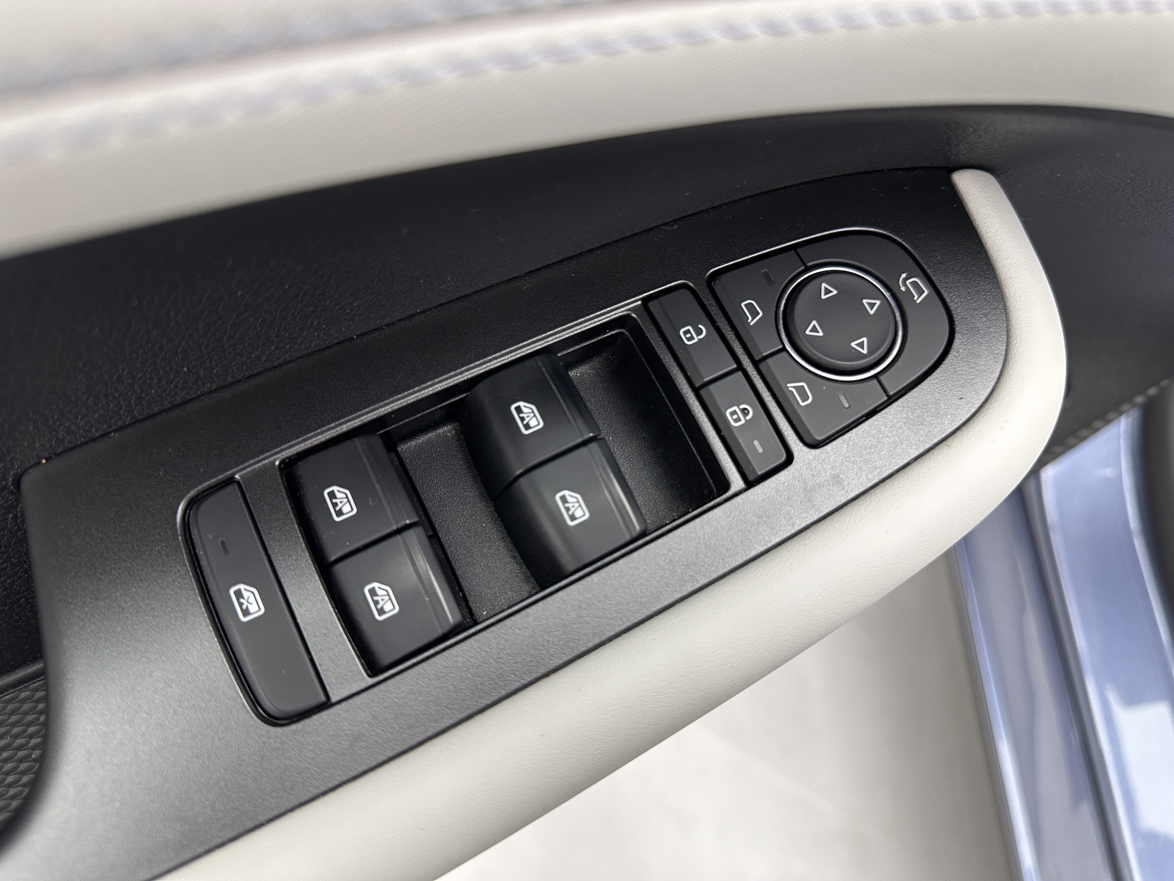 BYD Seal 05 DM-i 2025 car image #24