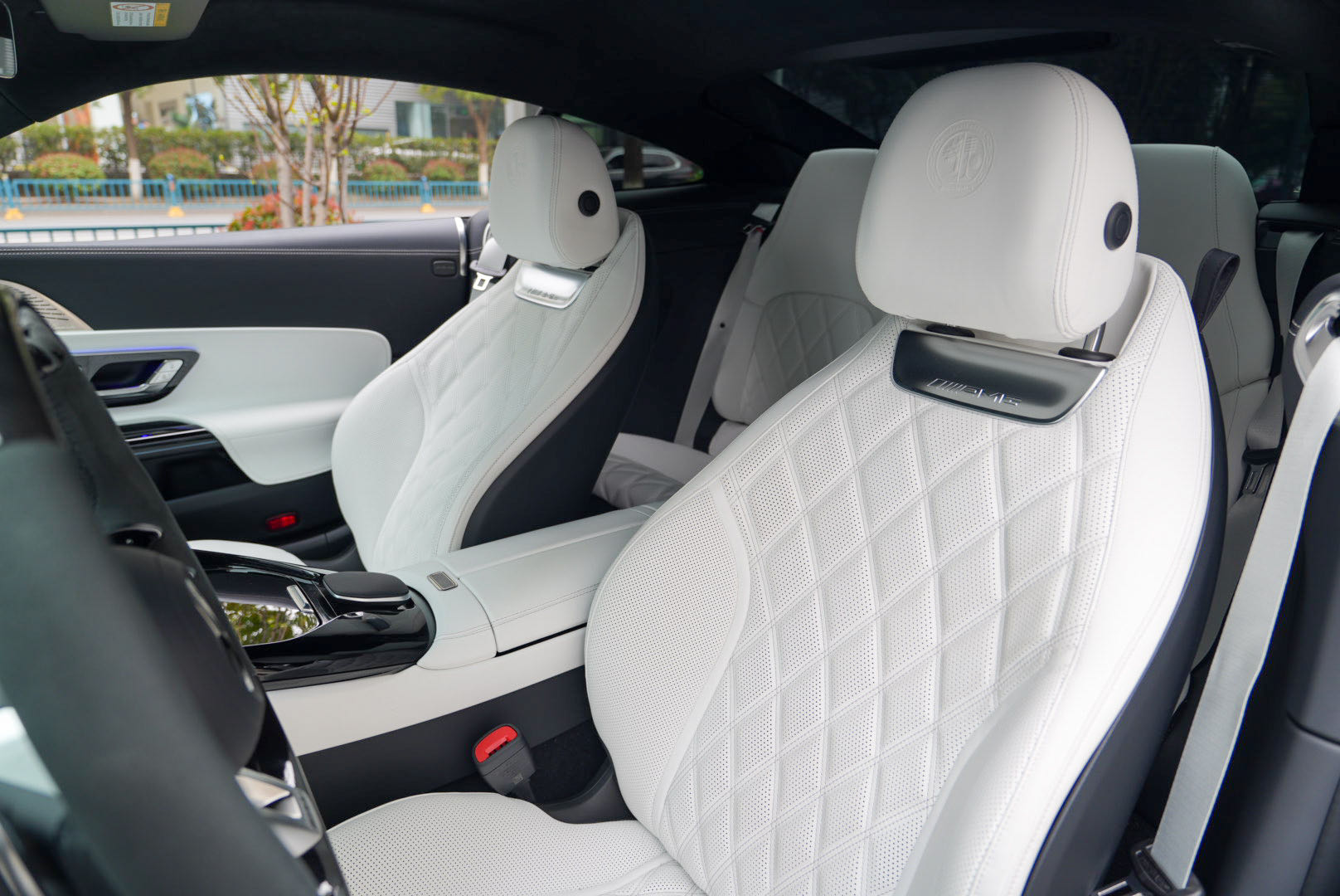 Mercedes-Benz AMG GT 2025 imagen de coche #24