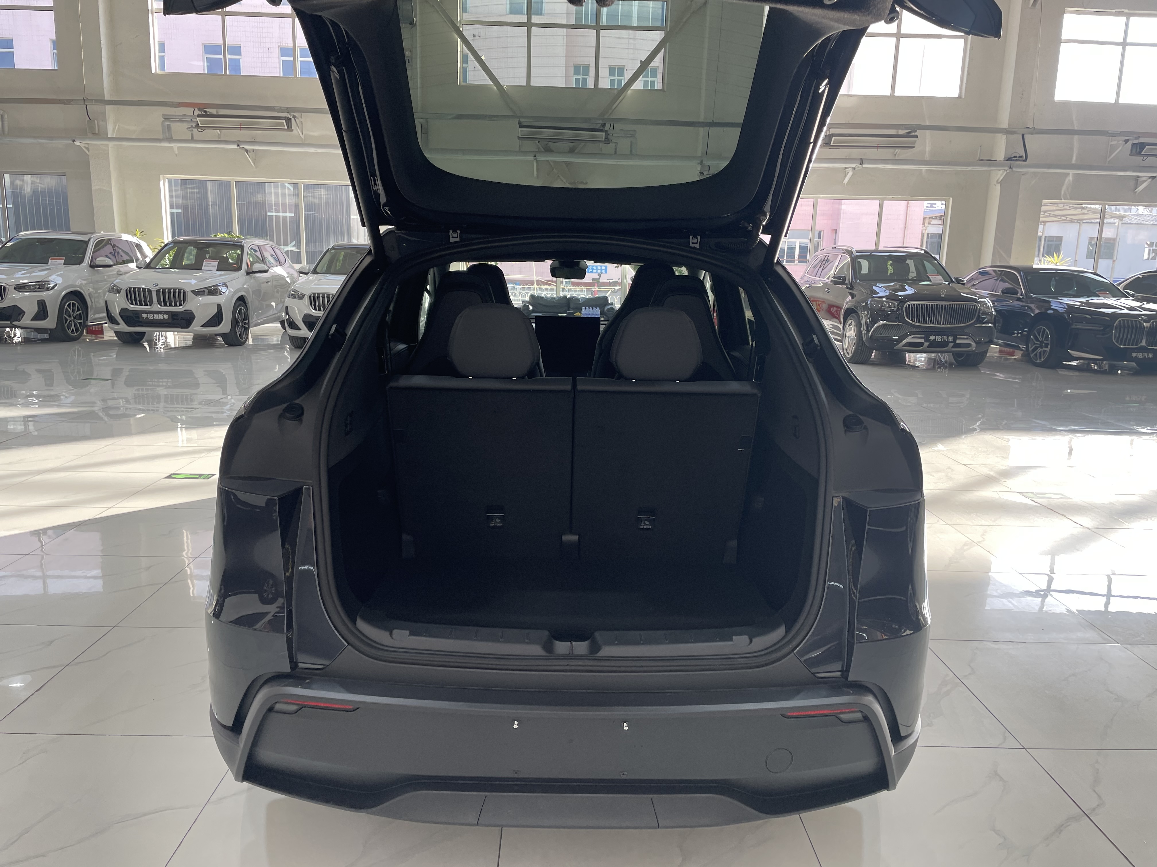 特斯拉 Model Y L 2025 汽车图片 #24