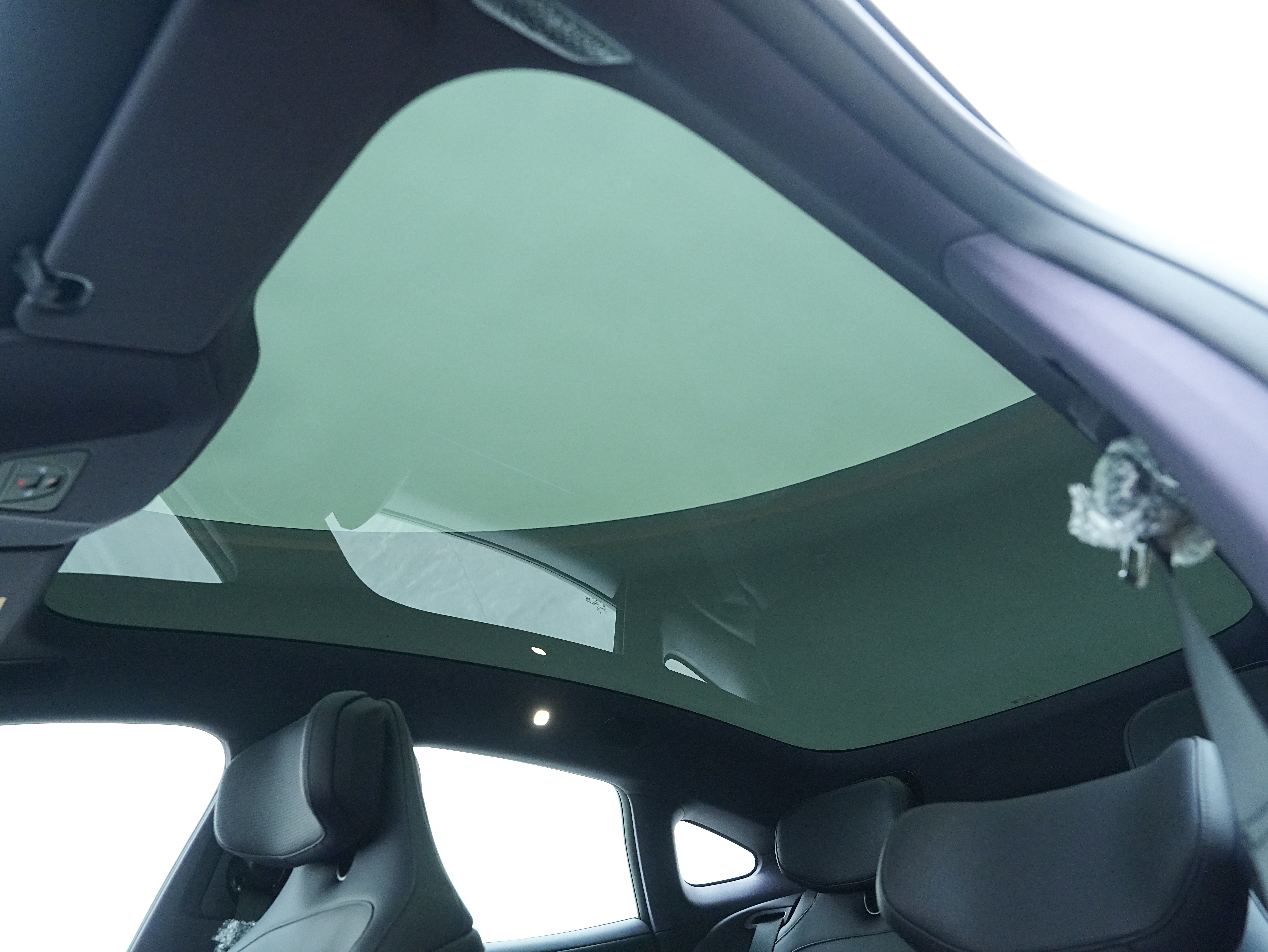 Avatr 06 2026 car image #24