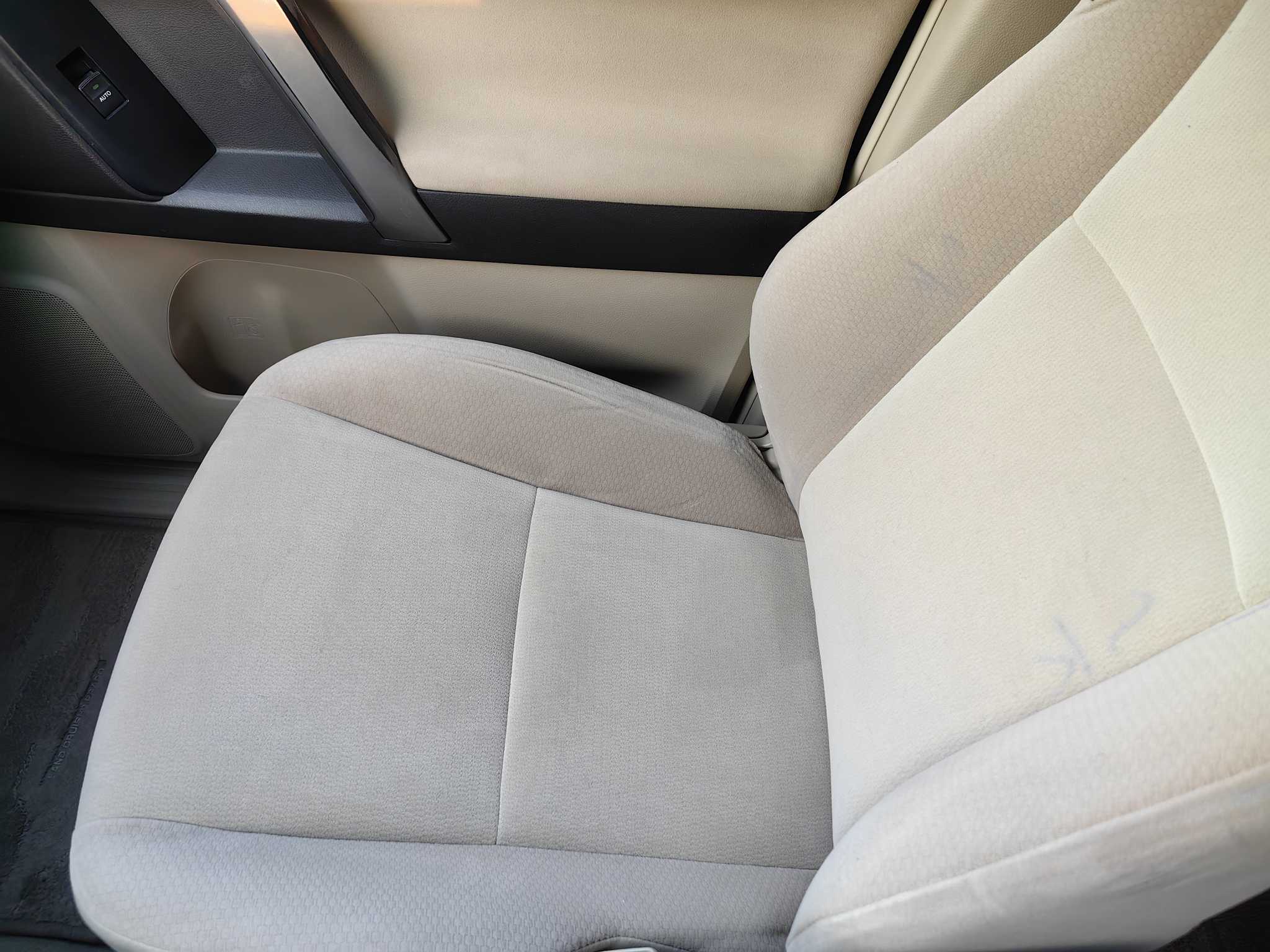 Toyota Prado (Imported) 2012 car image #24