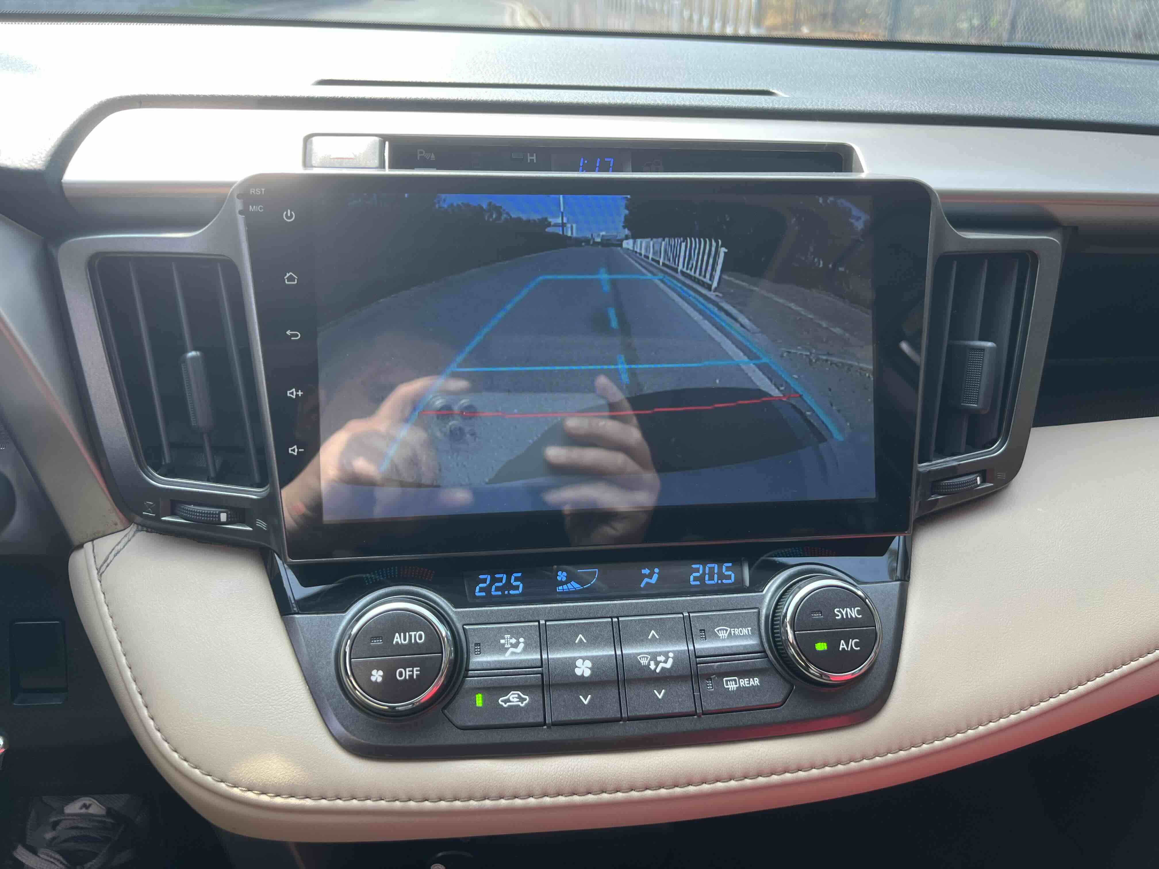 Toyota RAV4 2016 car image #24