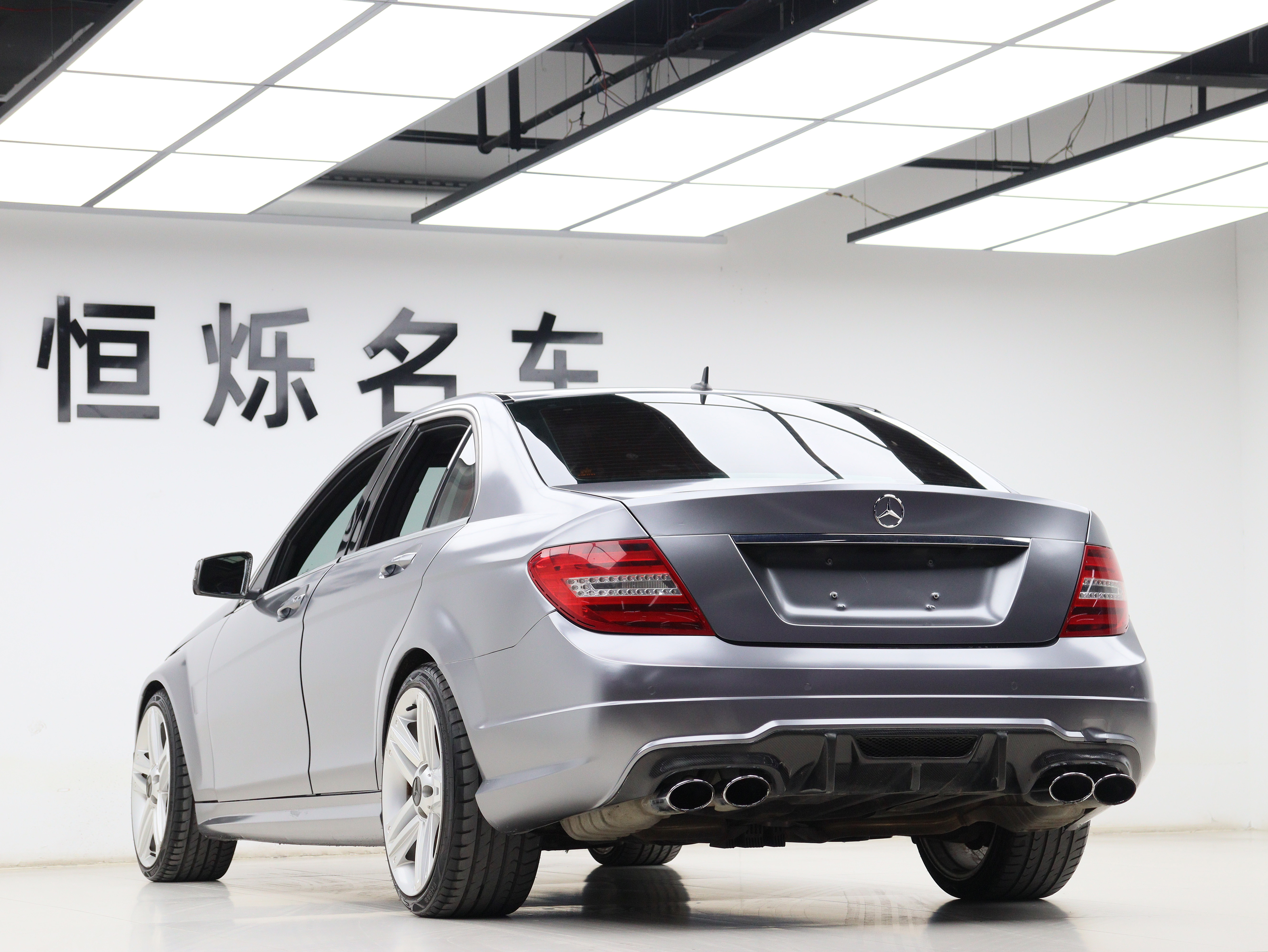 Mercedes-Benz C AMG 2010 immagine di auto #24