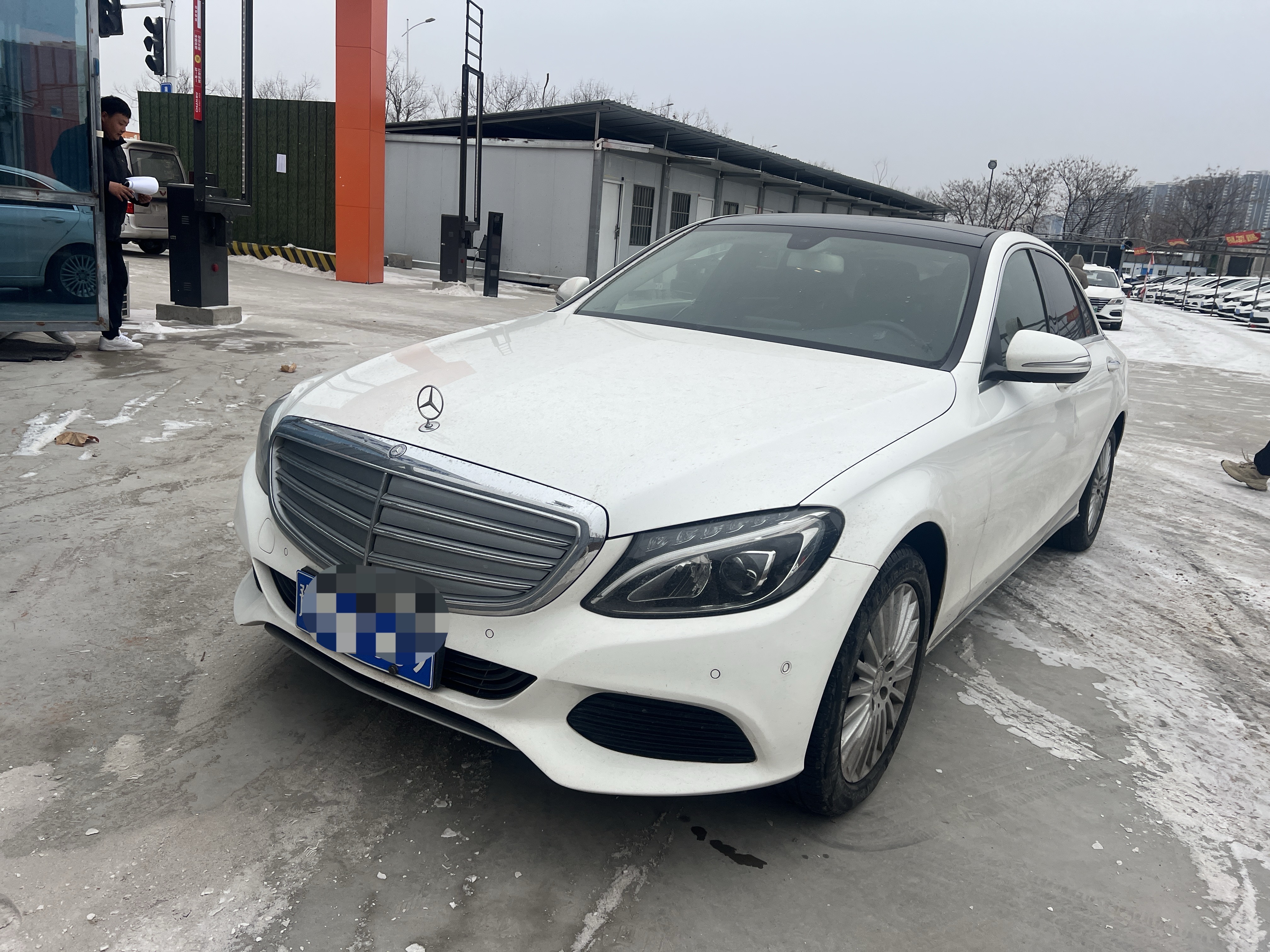 Mercedes-Benz C Class 2015 car image #24