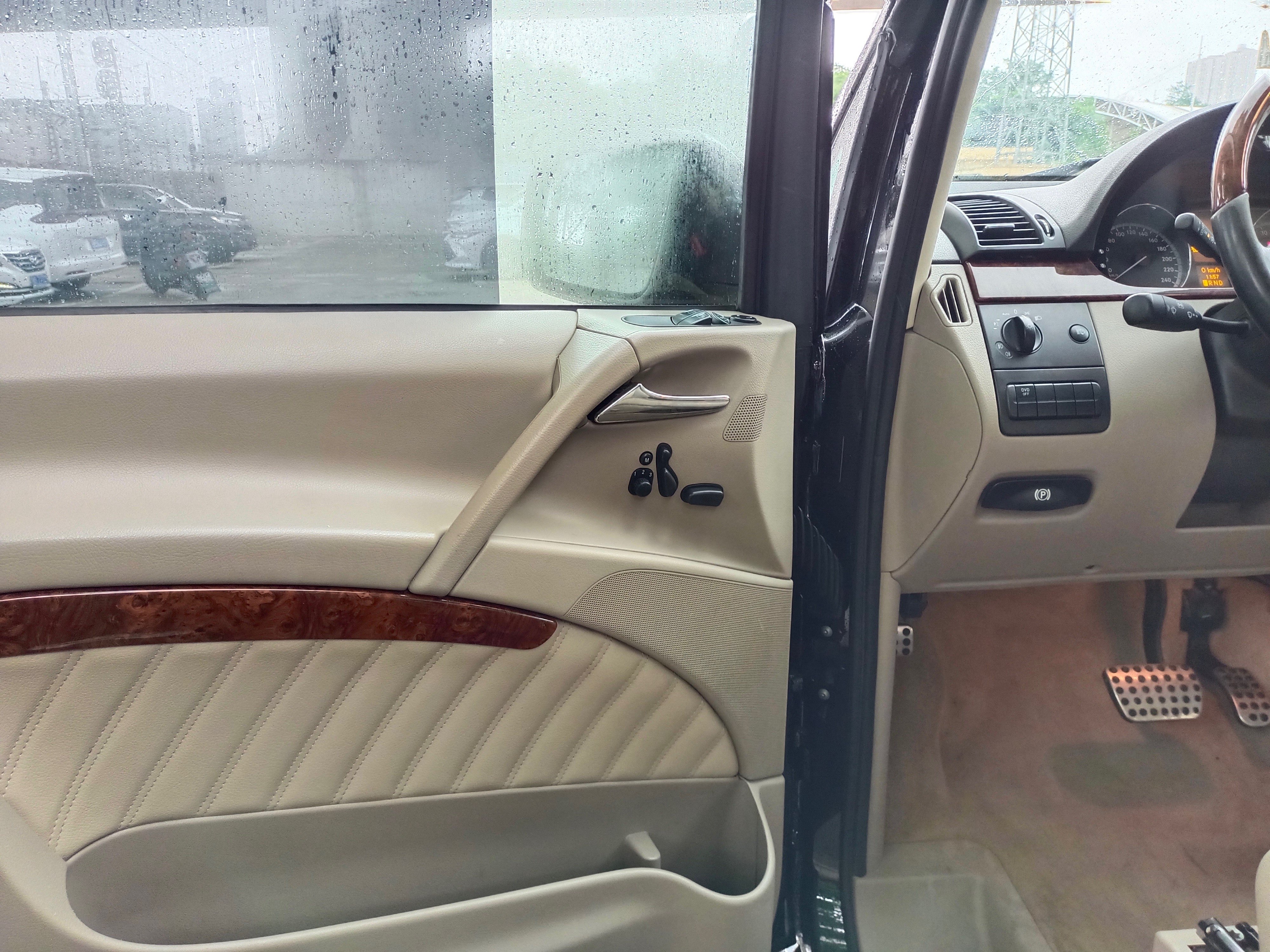 奔驰 唯雅诺 2016 汽车图片 #24