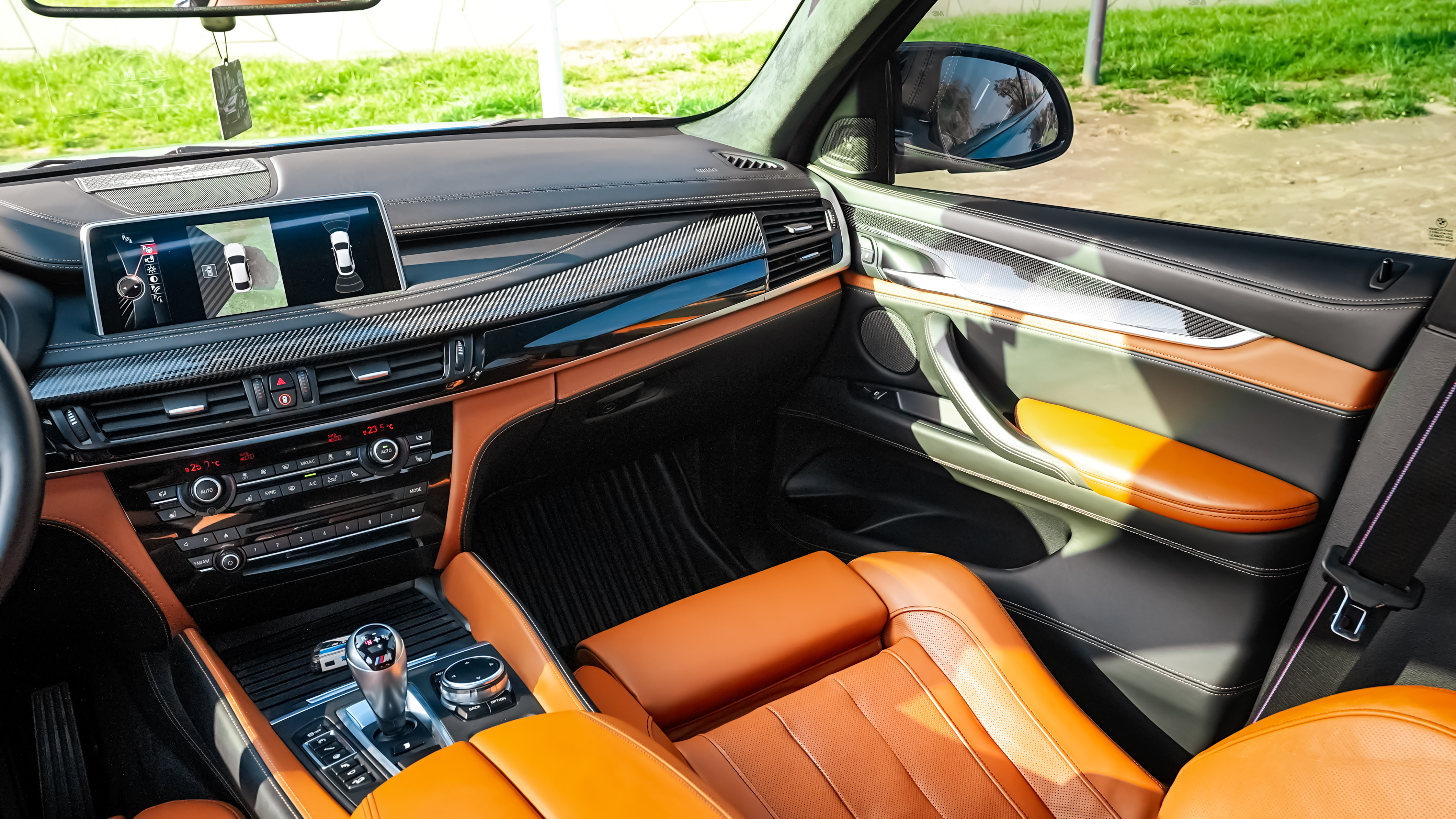 BMW X6 M 2016 car image #24