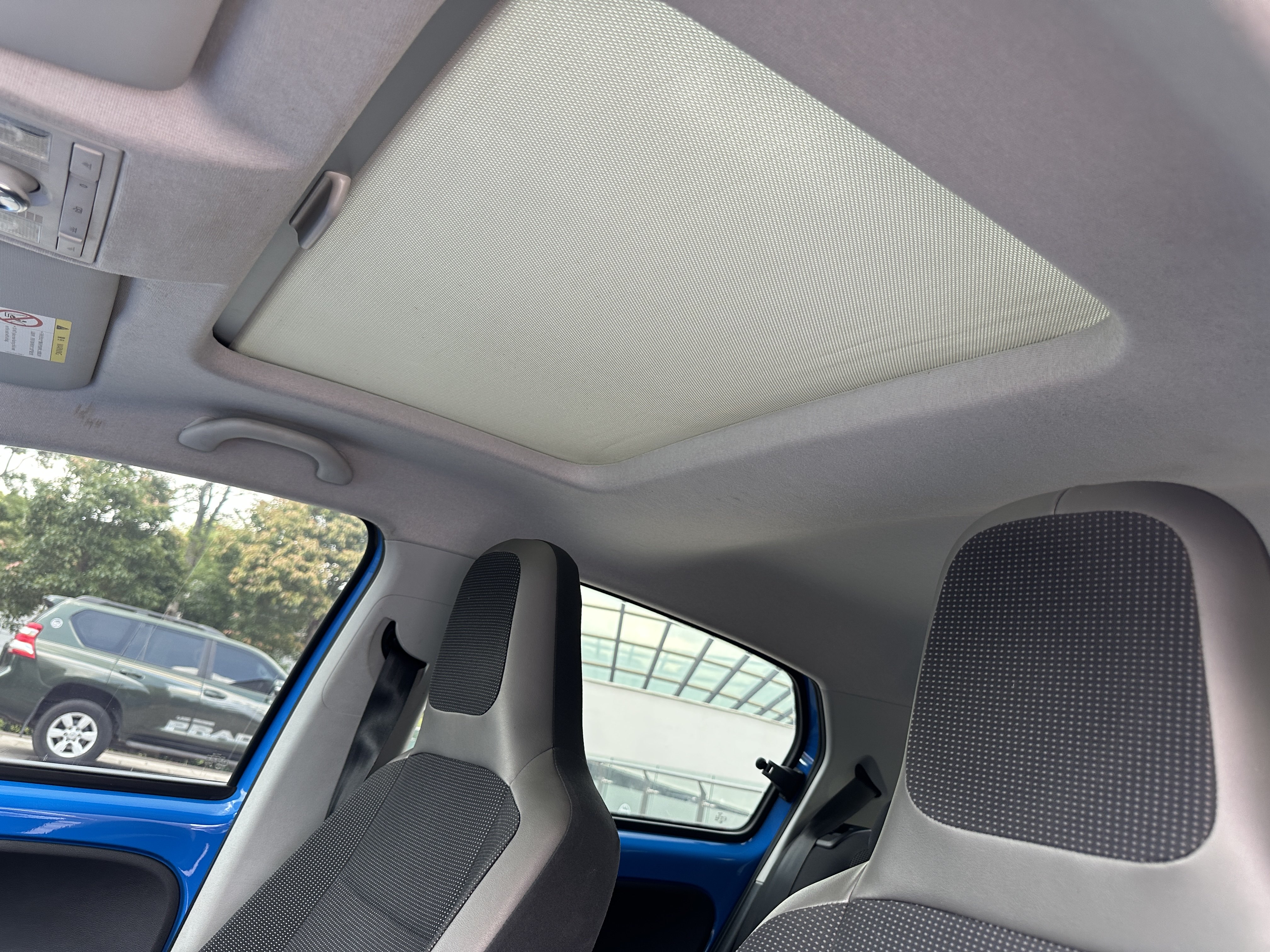 Volkswagen up! 2016 immagine di auto #24