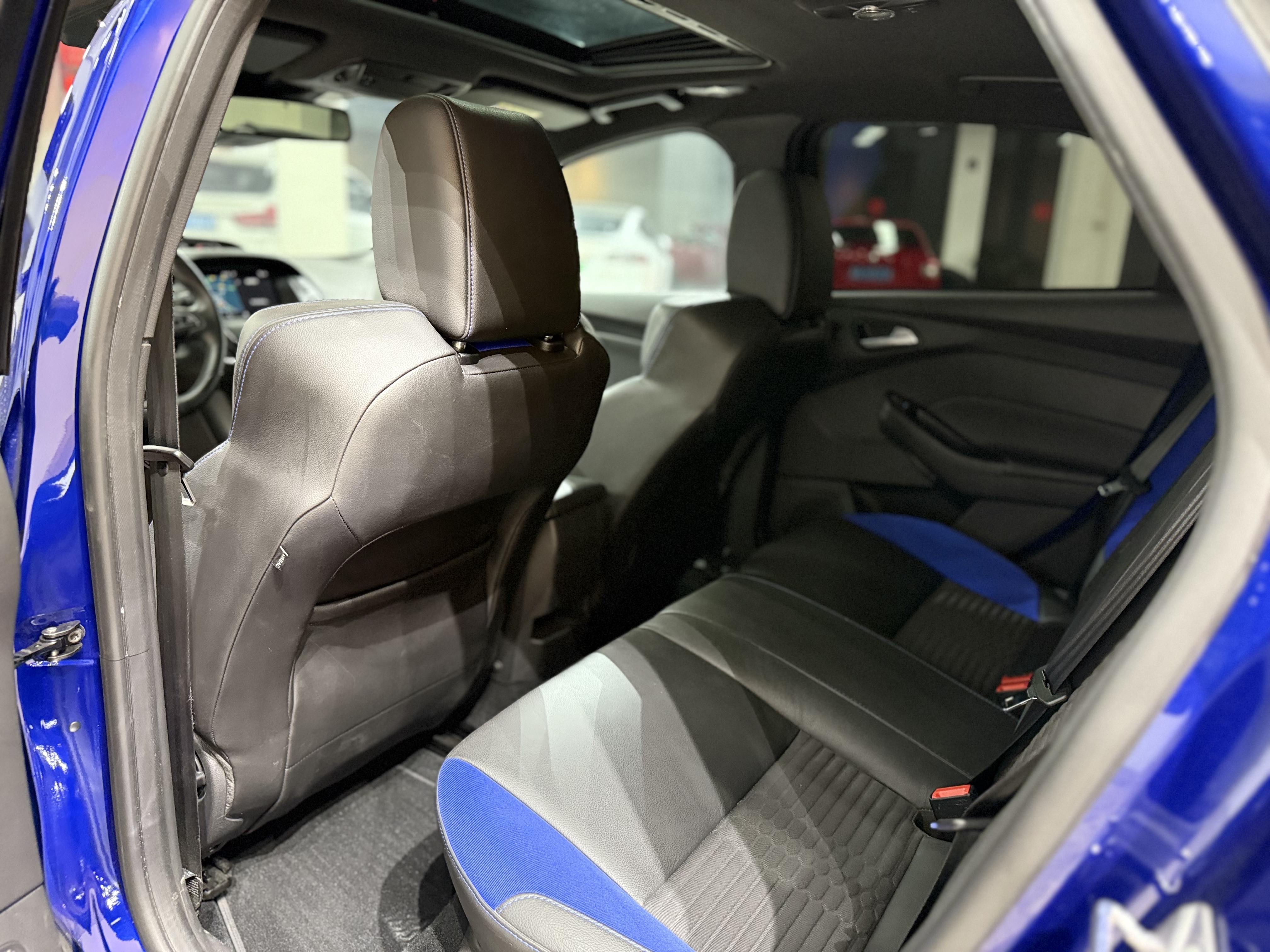 Ford Focus (Imported) 2017 car image #24