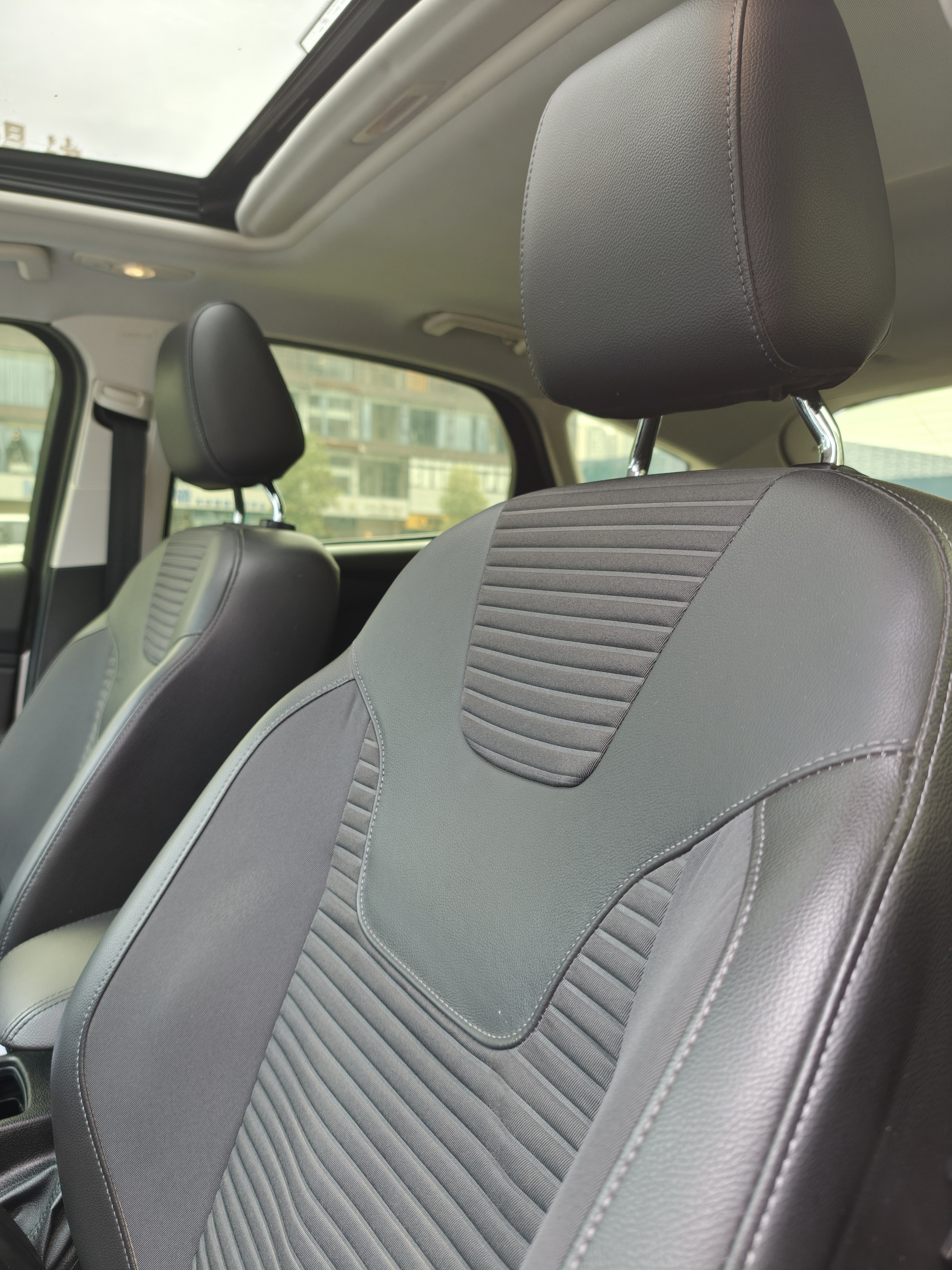 Ford Focus 2016 immagine di auto #24