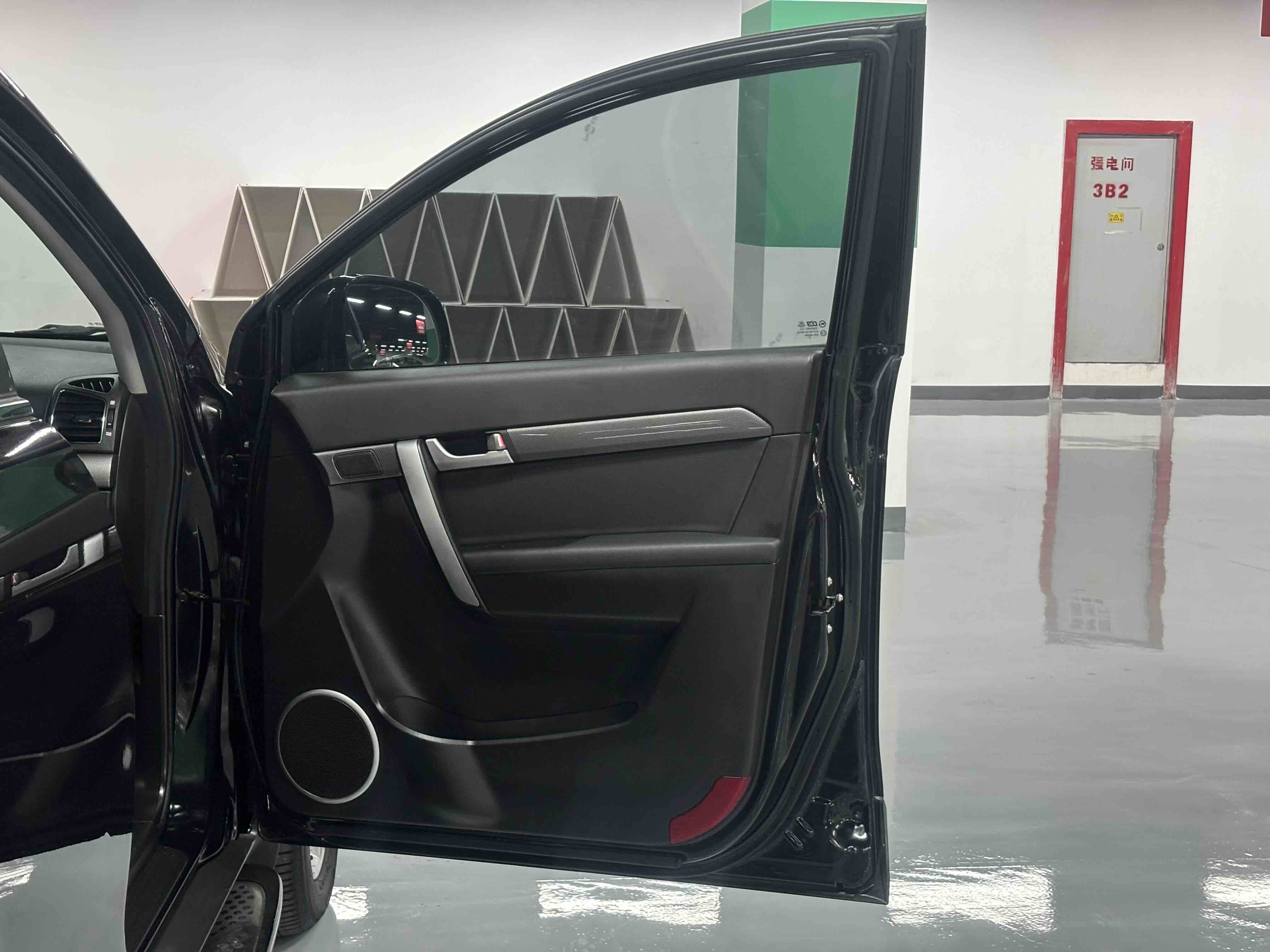 Chevrolet Captiva (Imported) 2012 car image #24