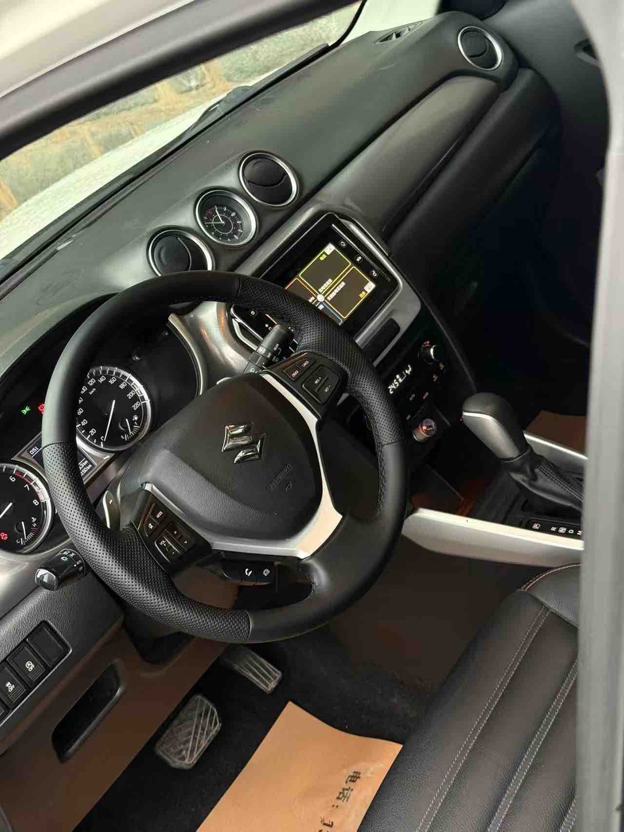 Suzuki Vitara 2016 image de voiture #24