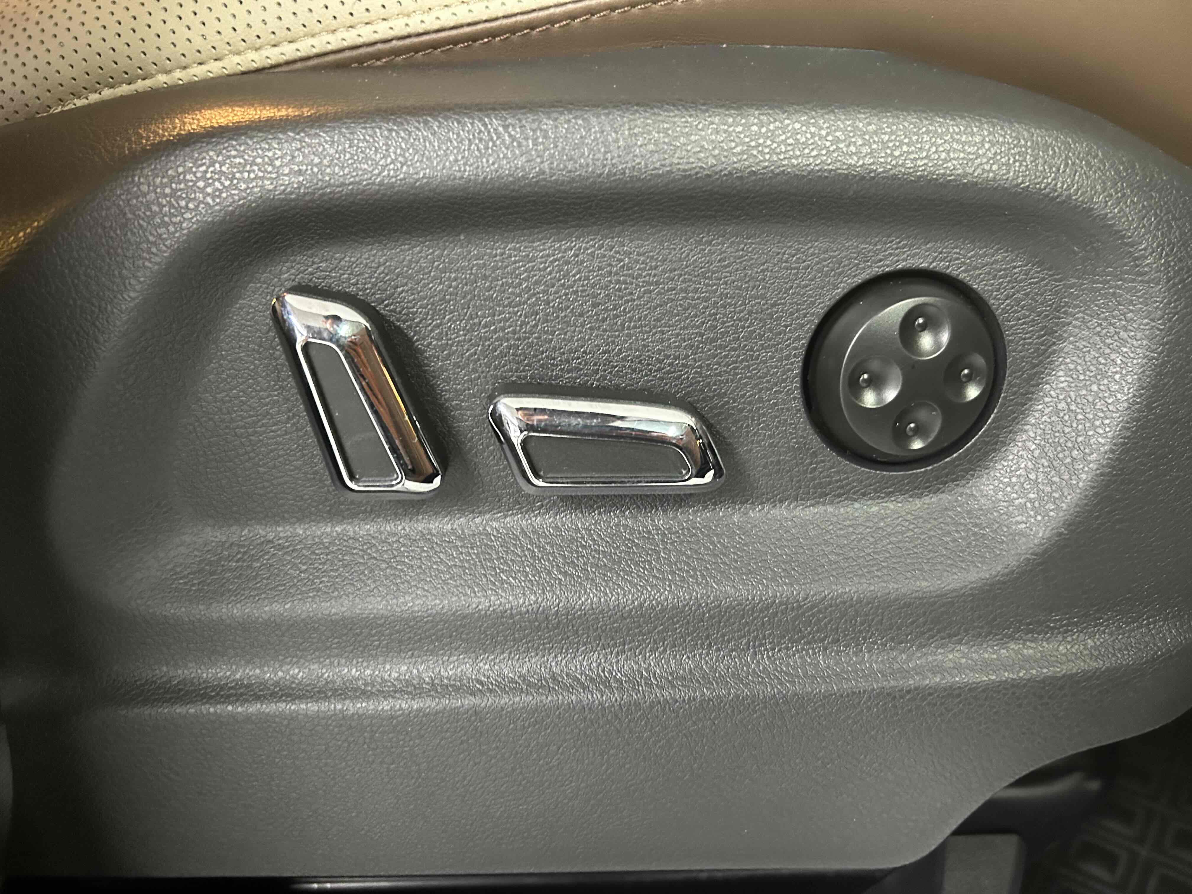 Volkswagen Caravelle 2020 car image #24