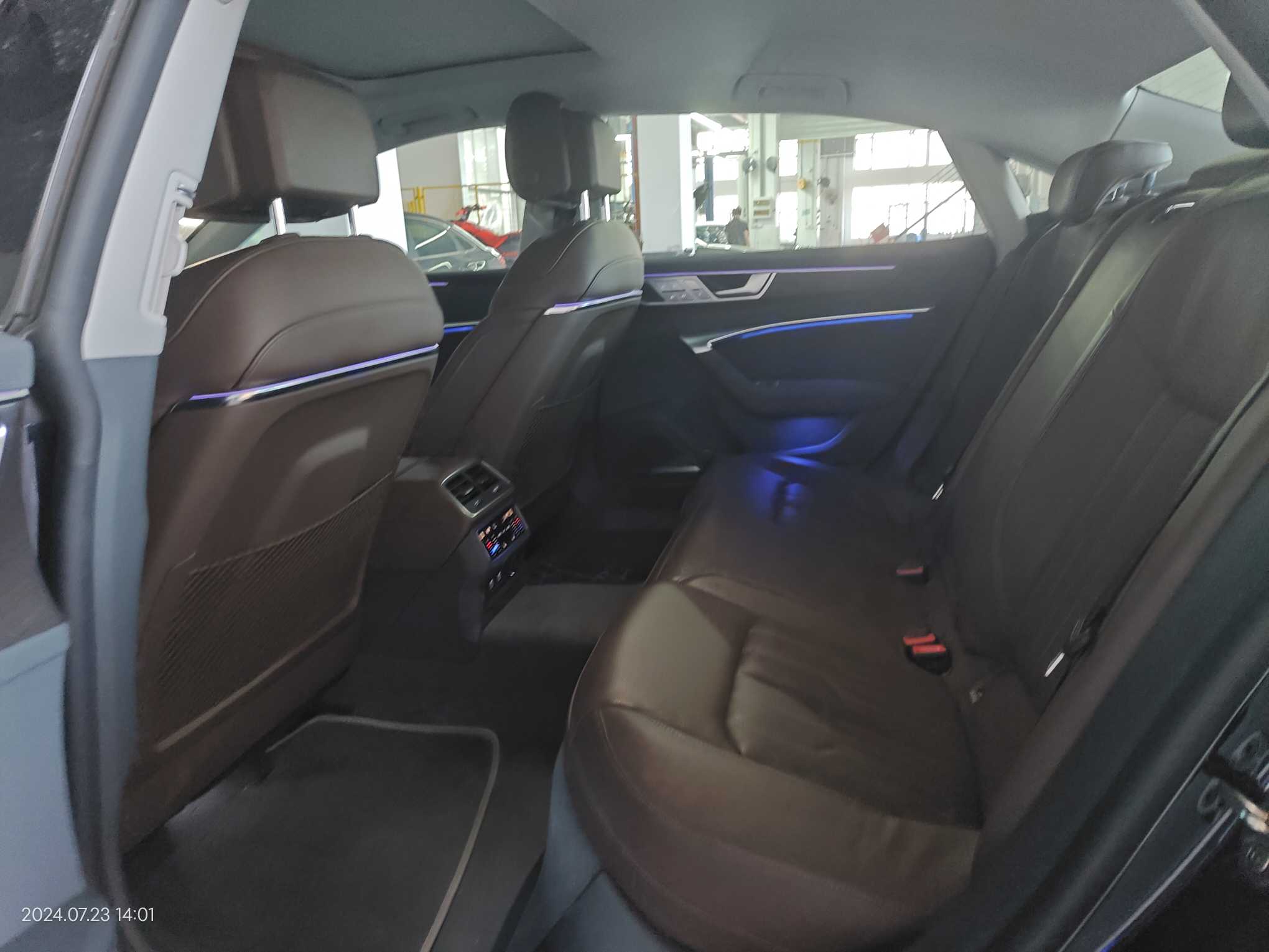 Audi A7L 2022 car image #24