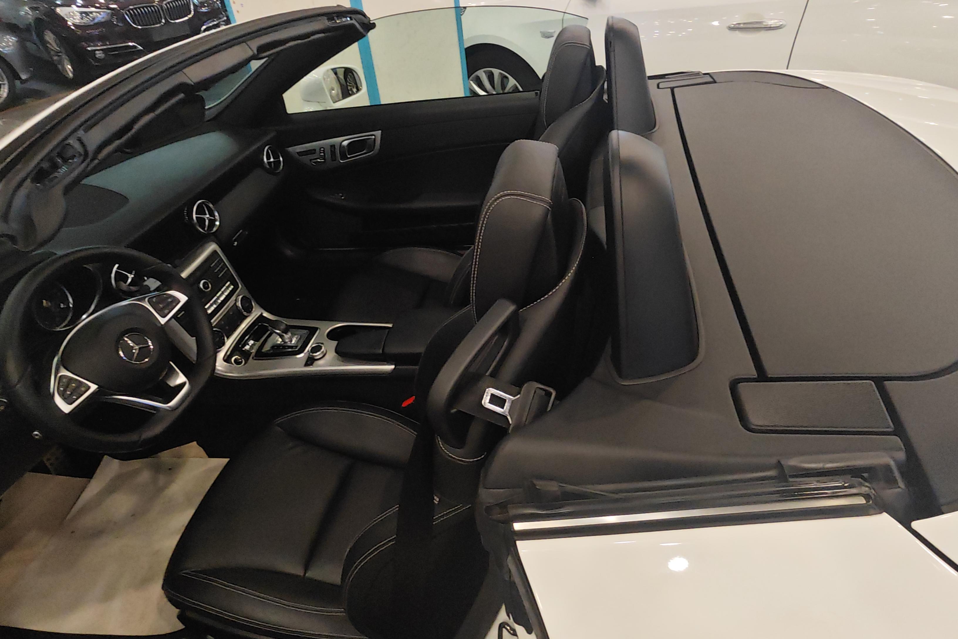 Mercedes-Benz SLC Class 2017 car image #24