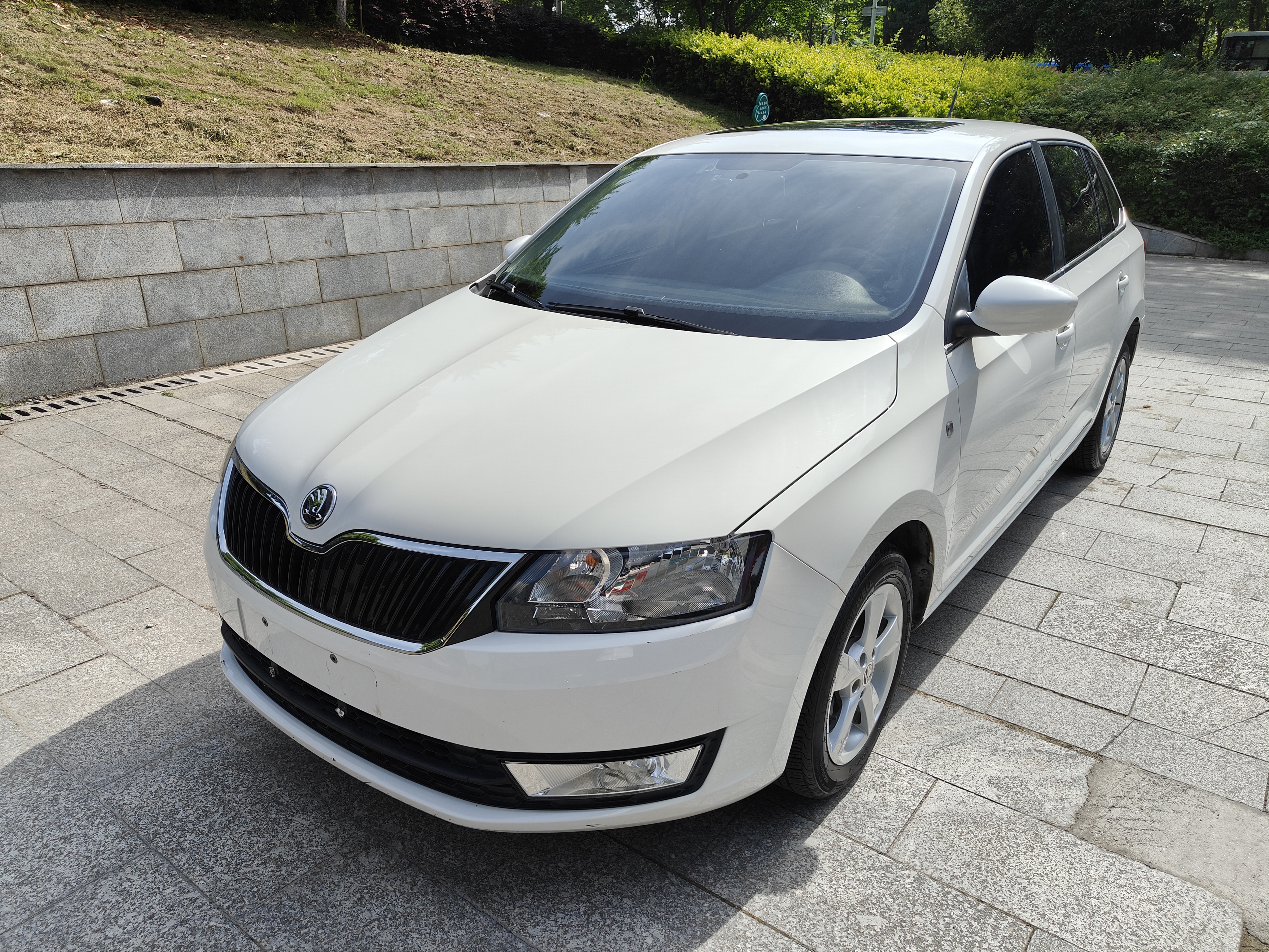 Skoda Rapid Spaceback 2016 immagine di auto #24