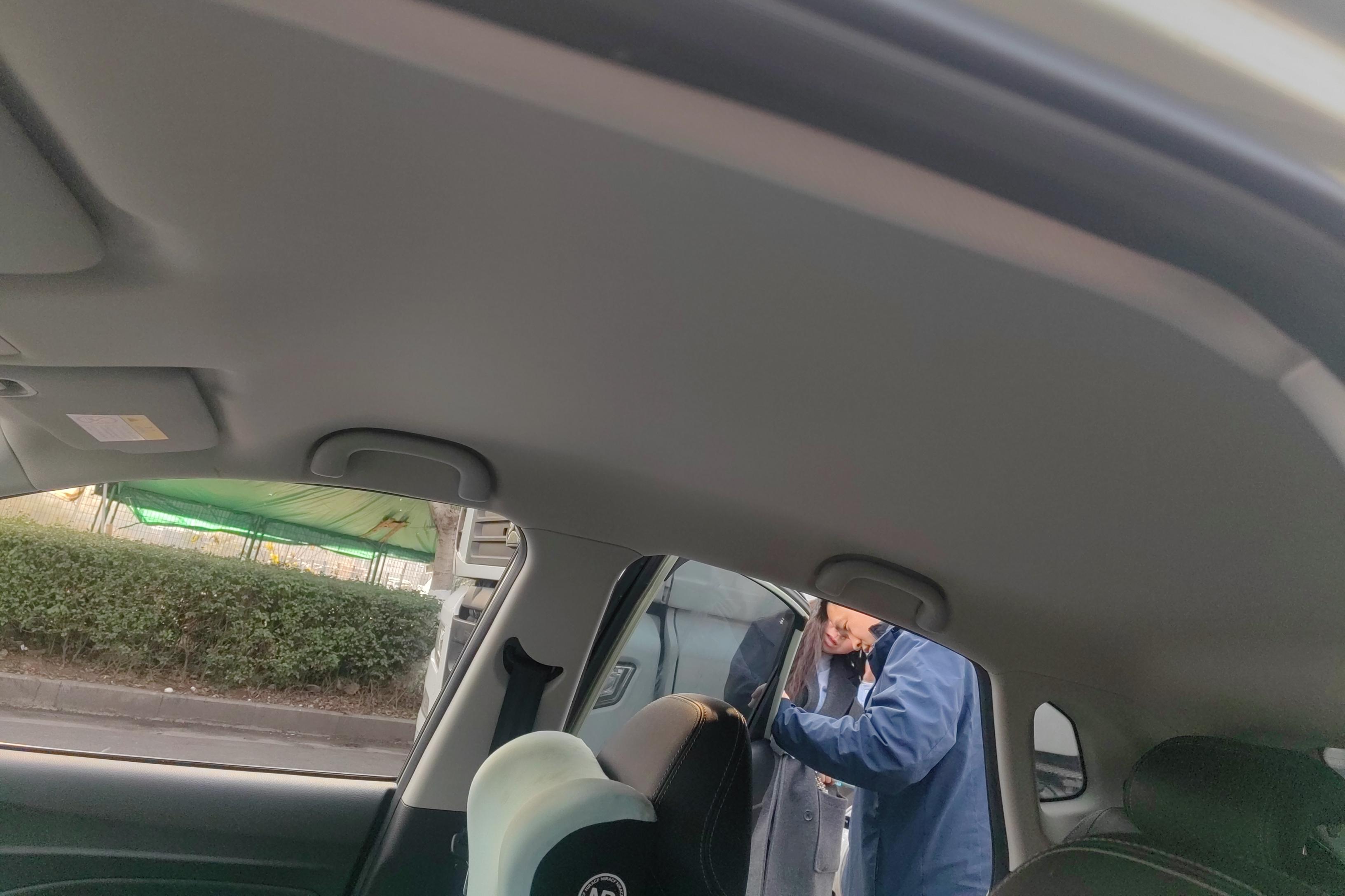 哪吒汽车 哪吒L 2023 汽车图片 #24