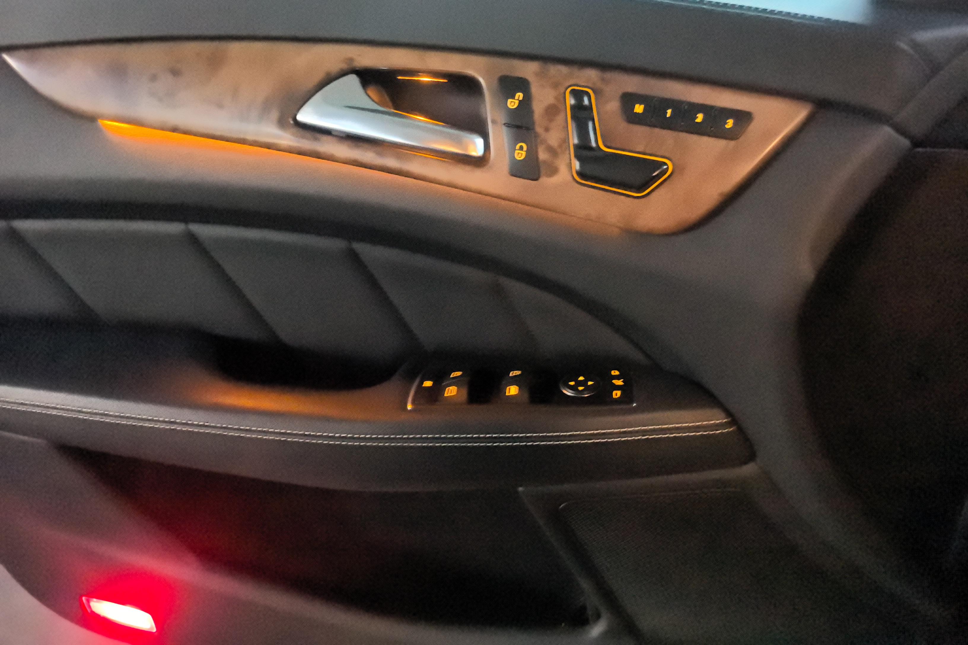 Mercedes-Benz CLS Class 2012 car image #24