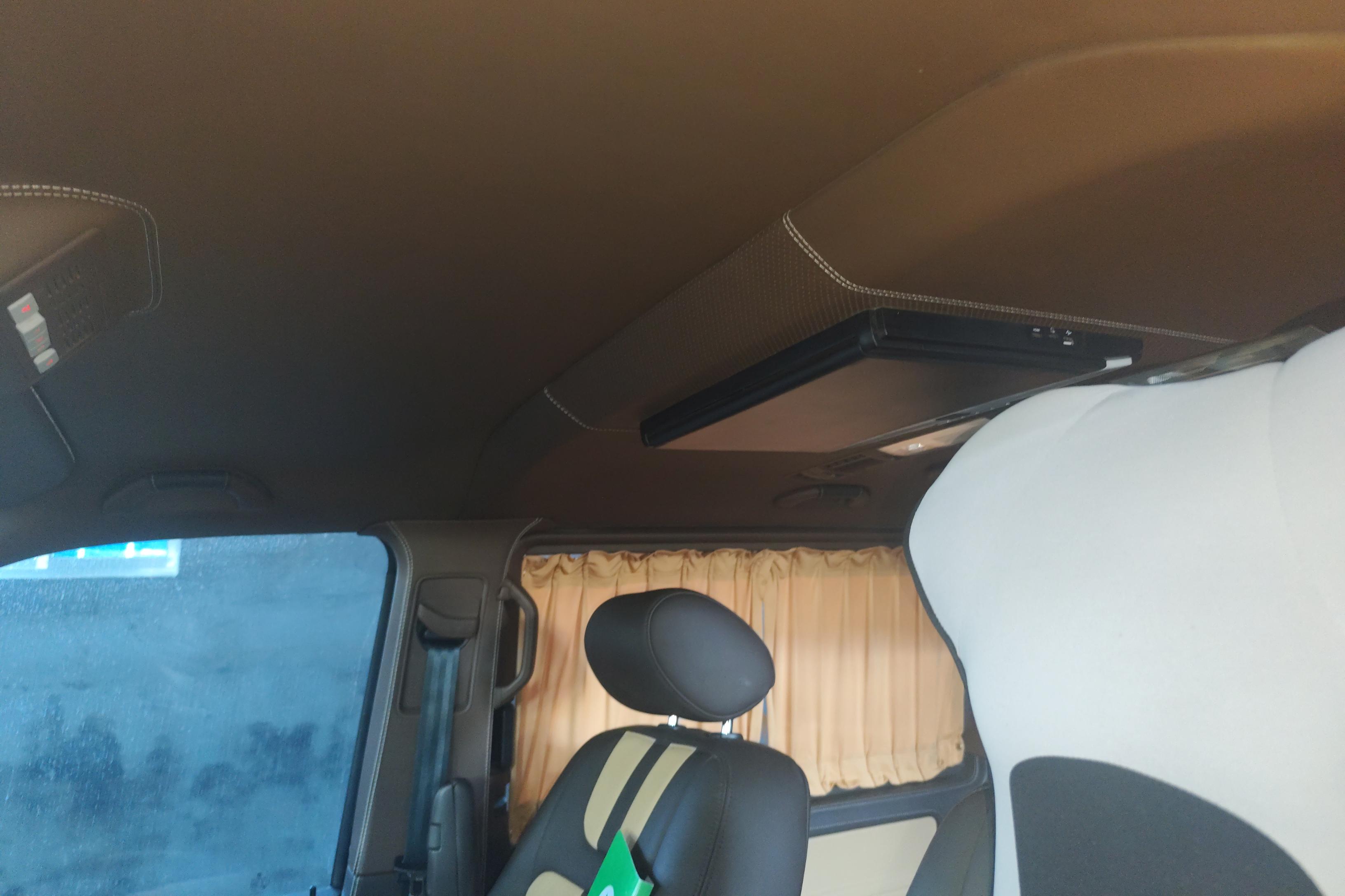 Volkswagen Caravelle 2018 car image #24