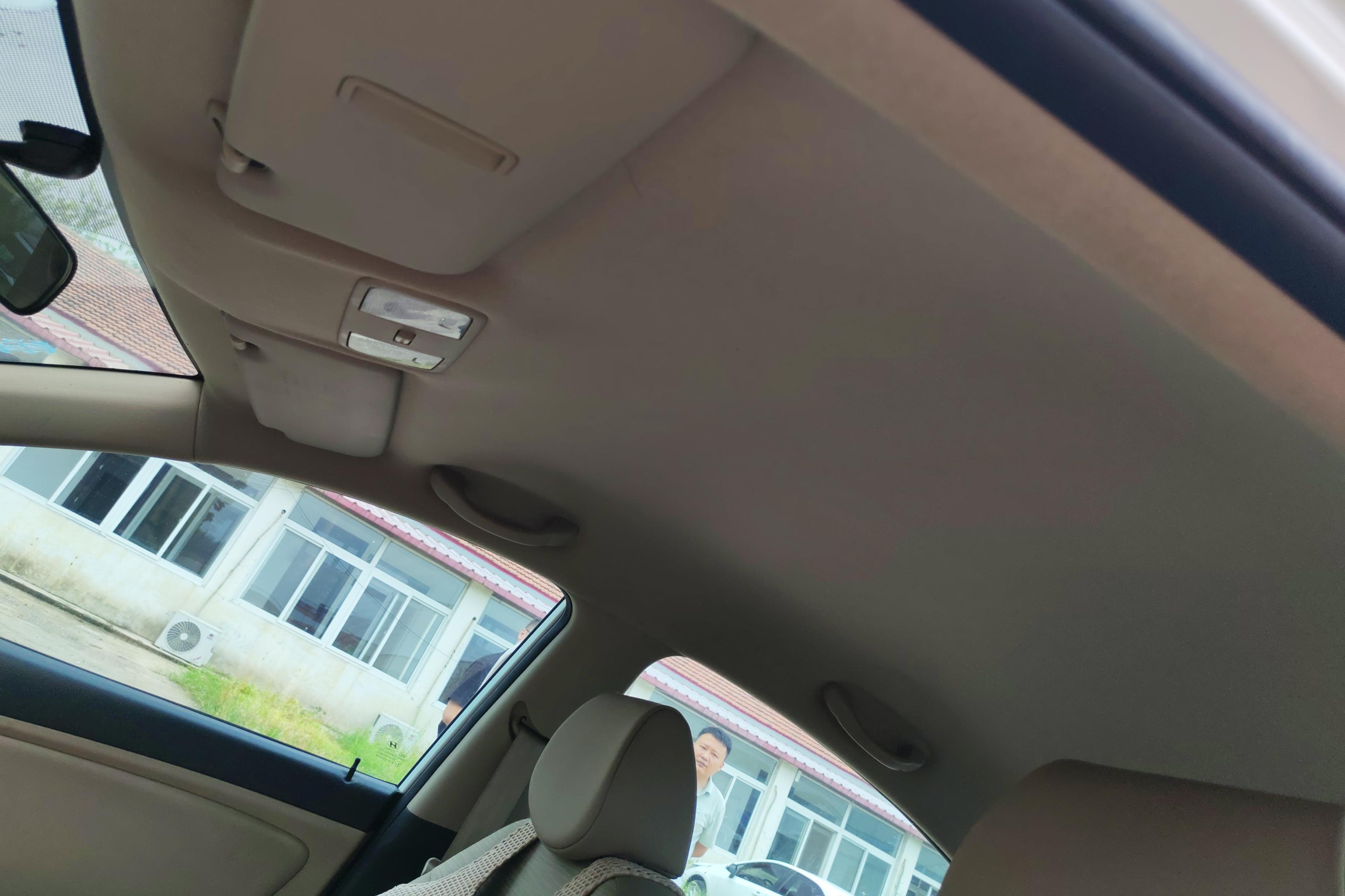 Hyundai Reina 2015 car image #24