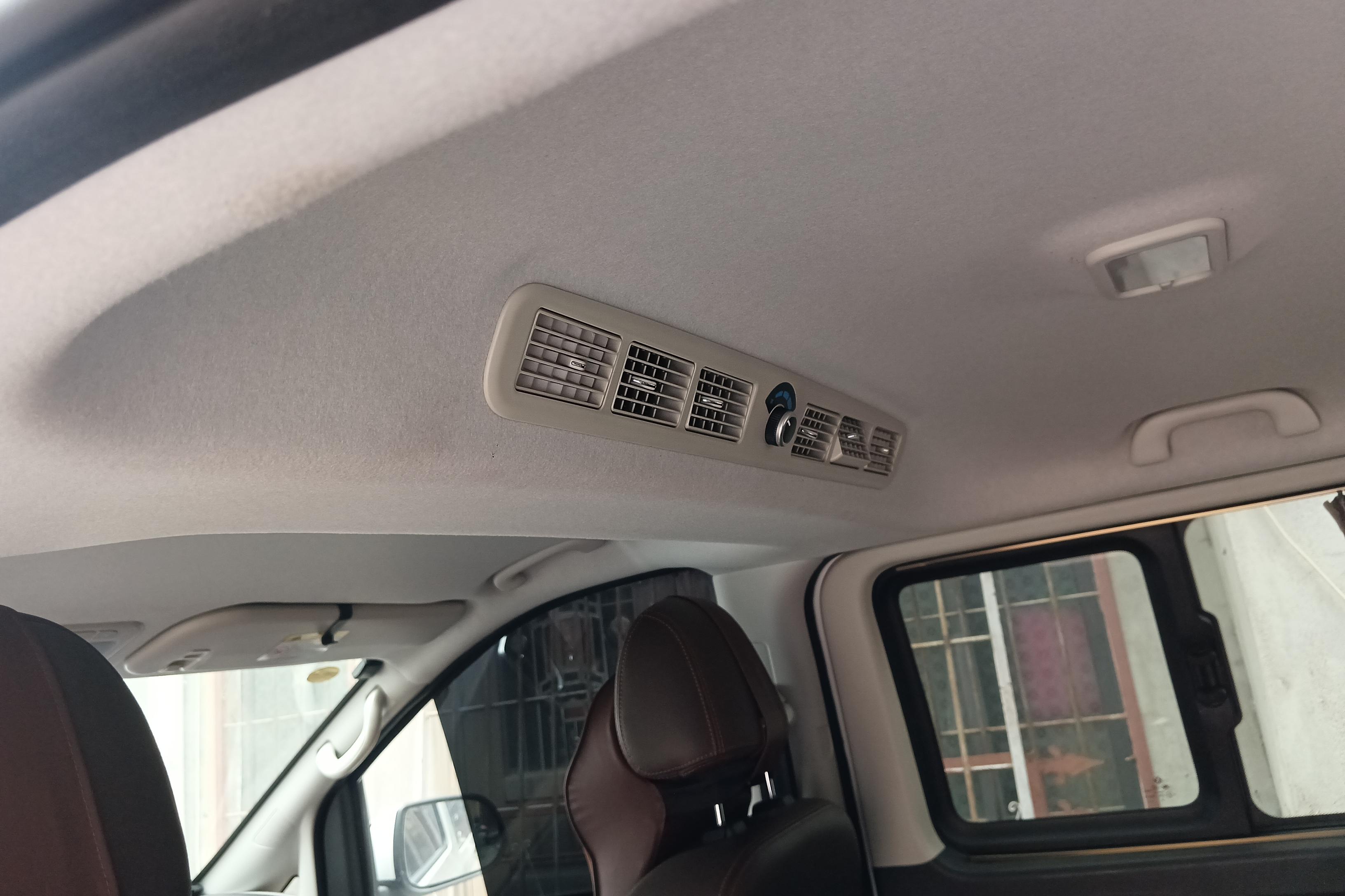 Forthing Lingzhi PLUS 2021 #24 Forthing Lingzhi PLUS 2021 car image #24