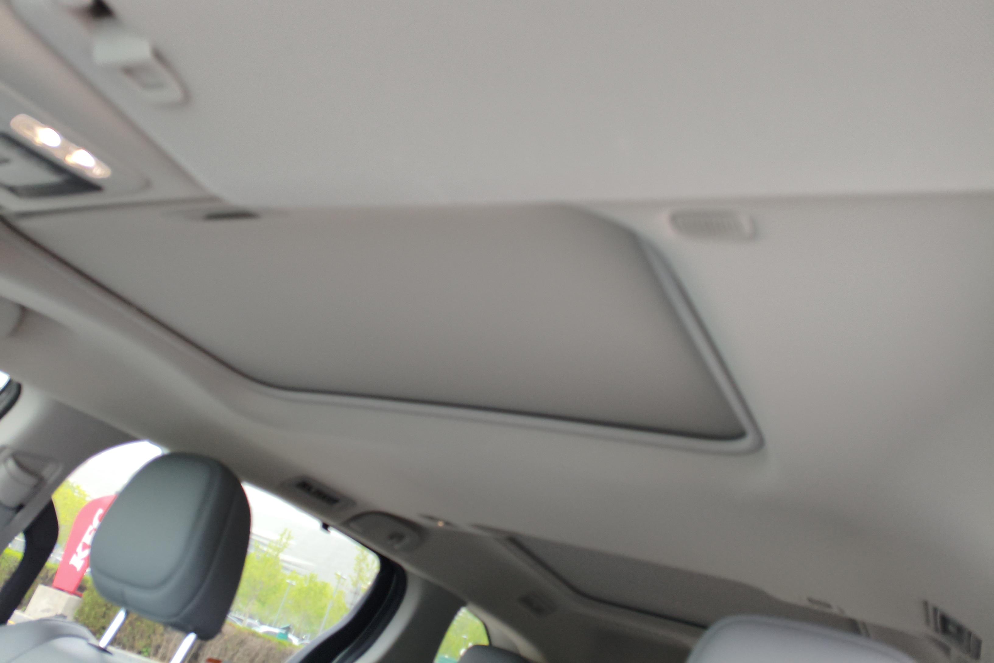 Toyota Granvia 2024 car image #24