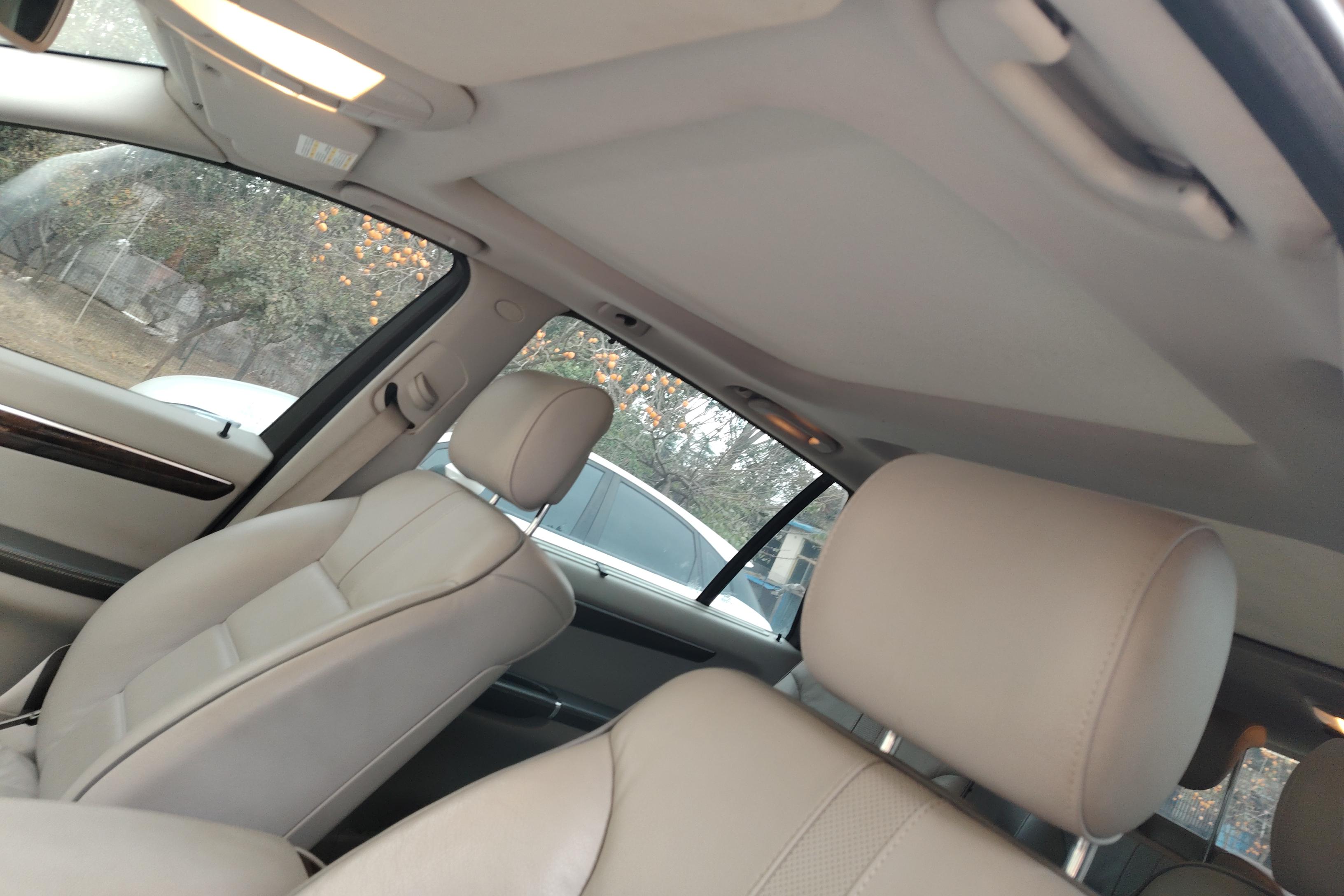 Mercedes-Benz R Class 2011 car image #24