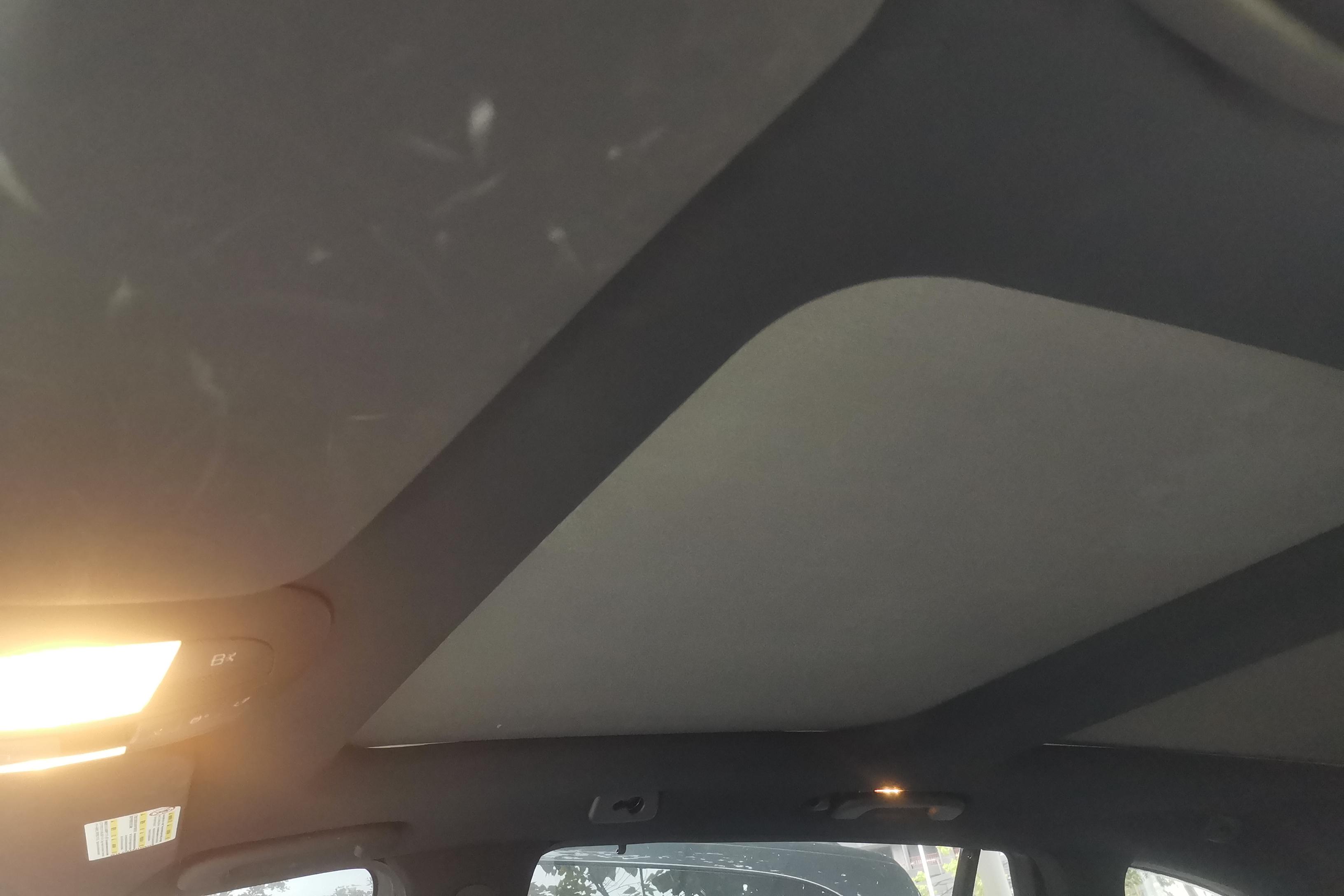 Mercedes-Benz R Class 2011 car image #24