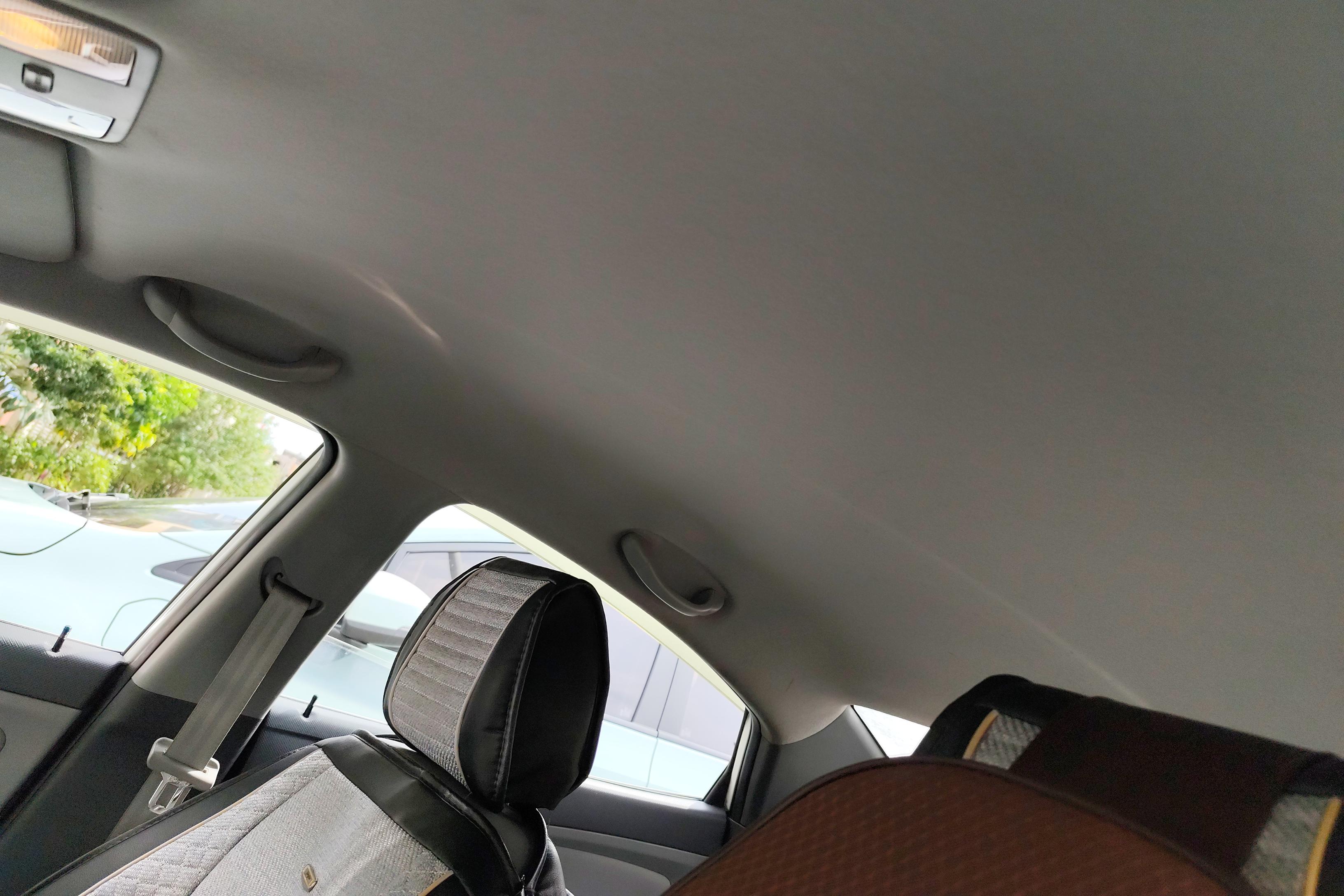 Hyundai Reina 2016 car image #24