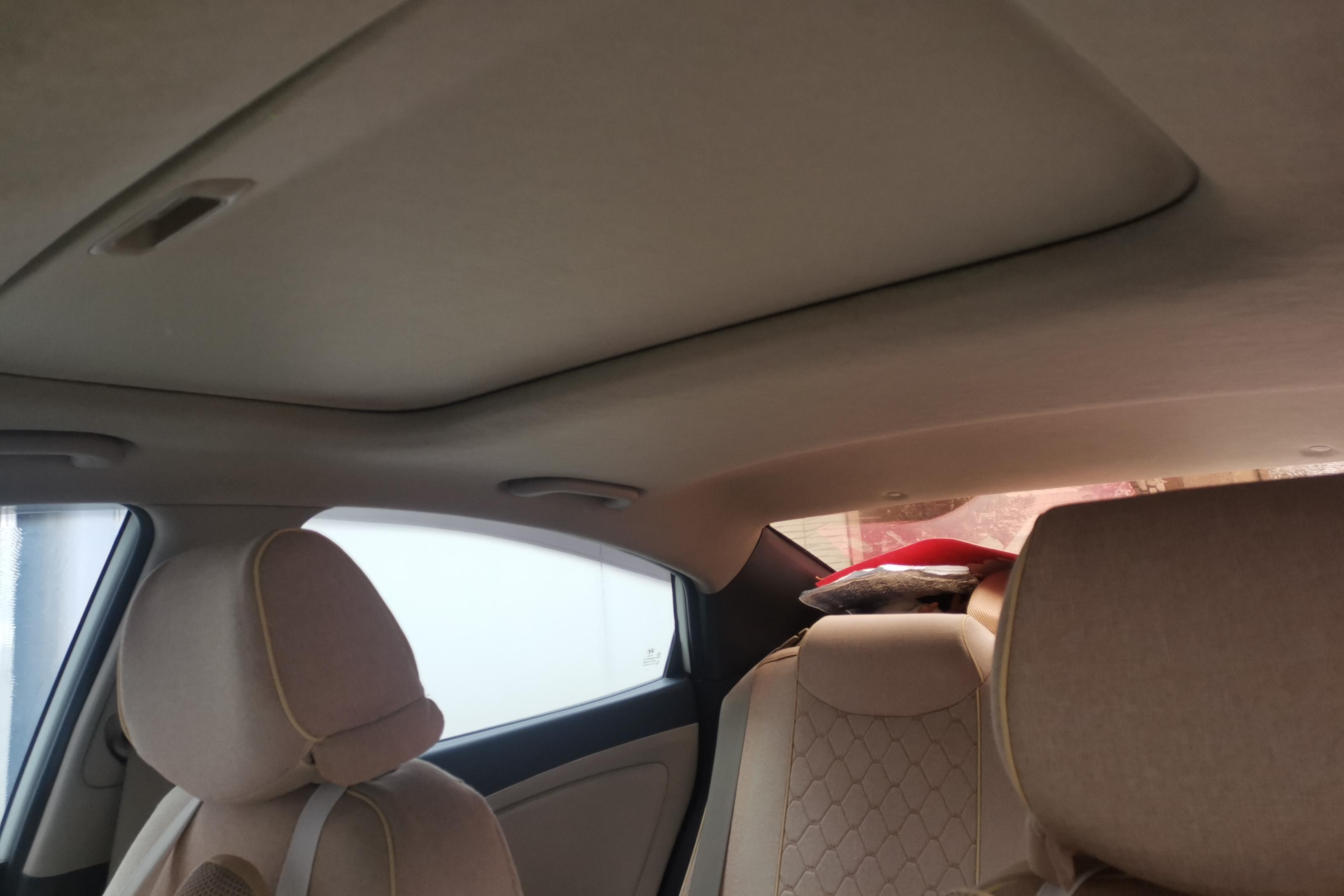 Hyundai Reina 2015 car image #24