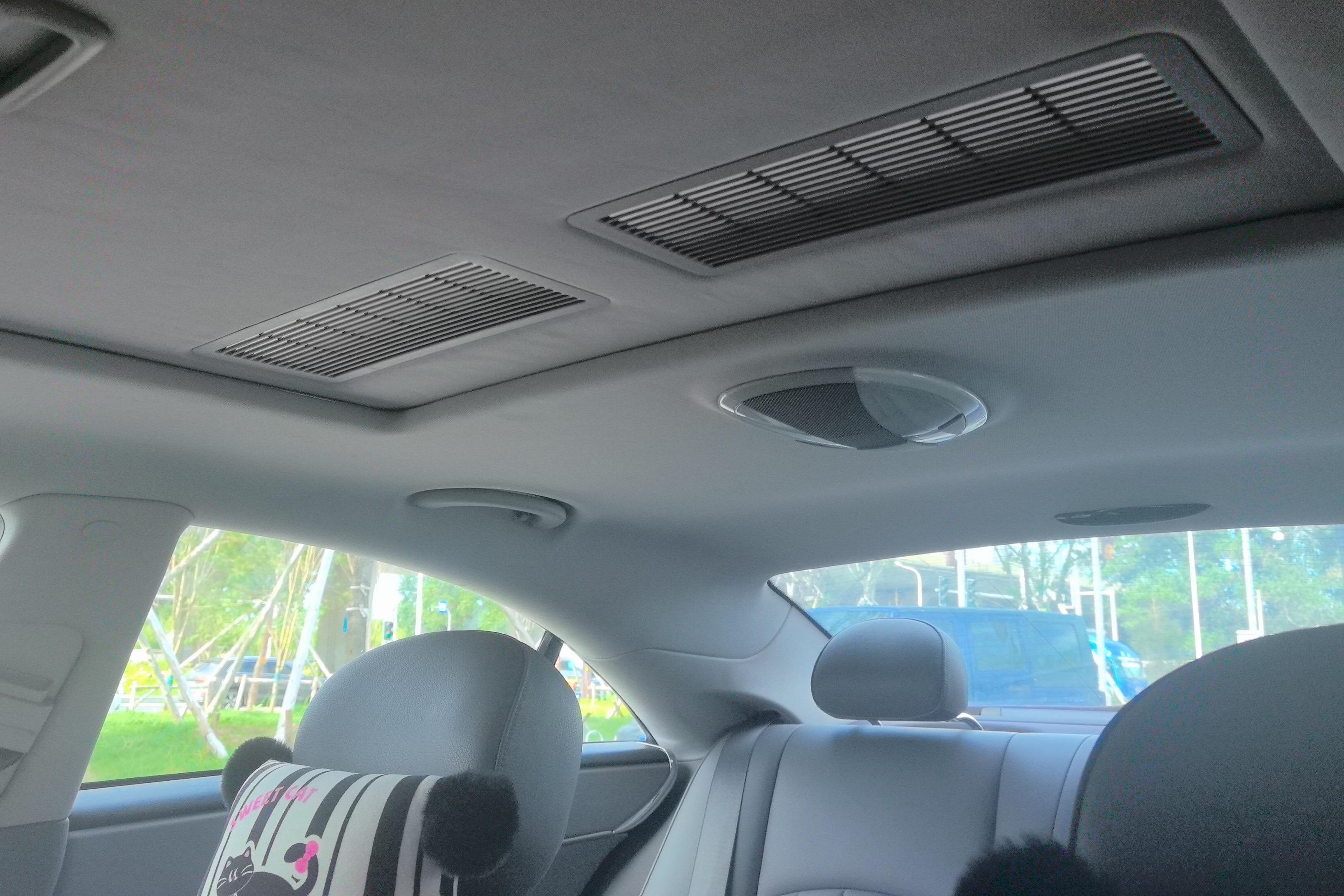 Mercedes-Benz CLS AMG 2010 car image #24