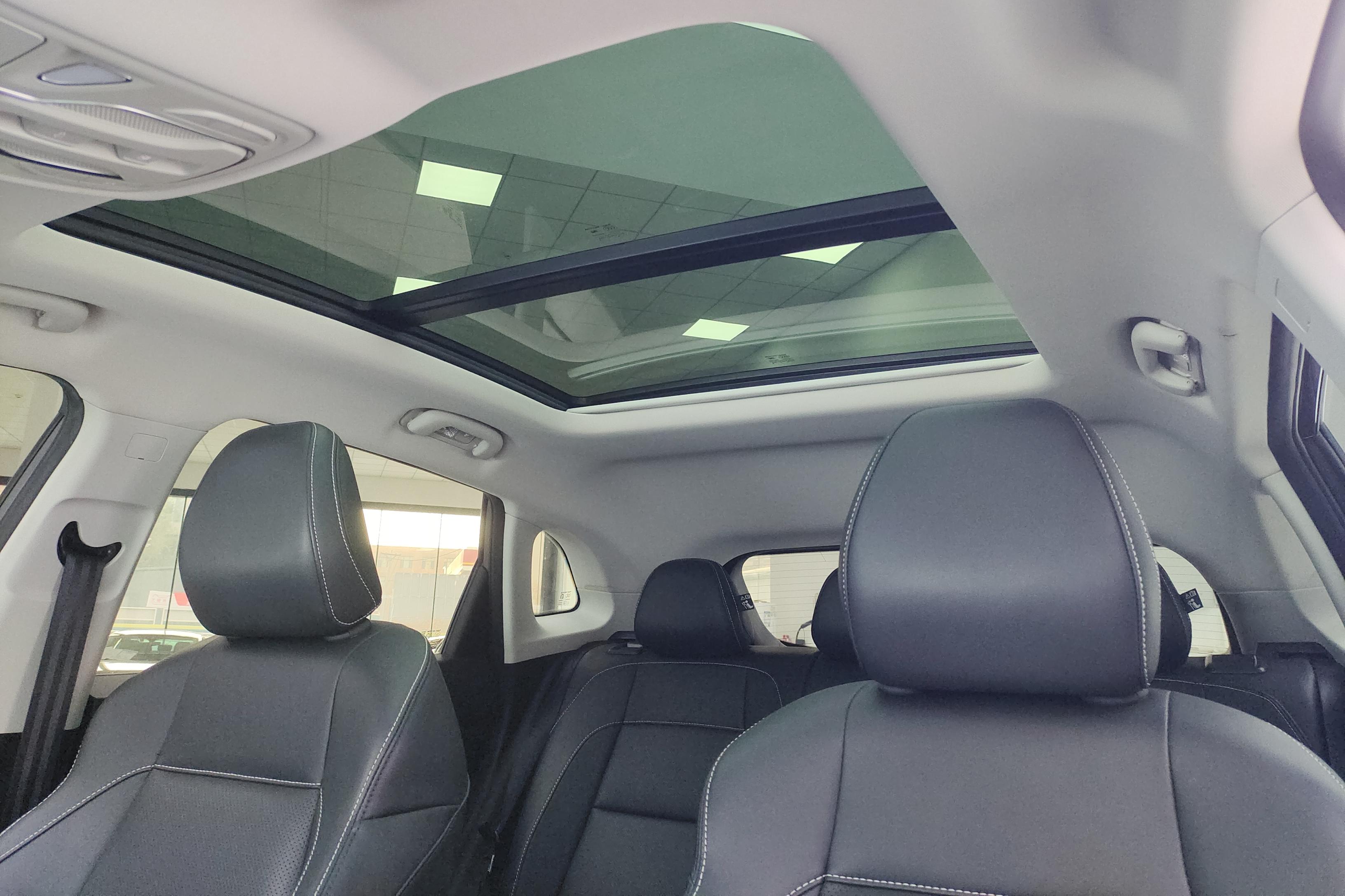 MG ES5 2022 car image #24