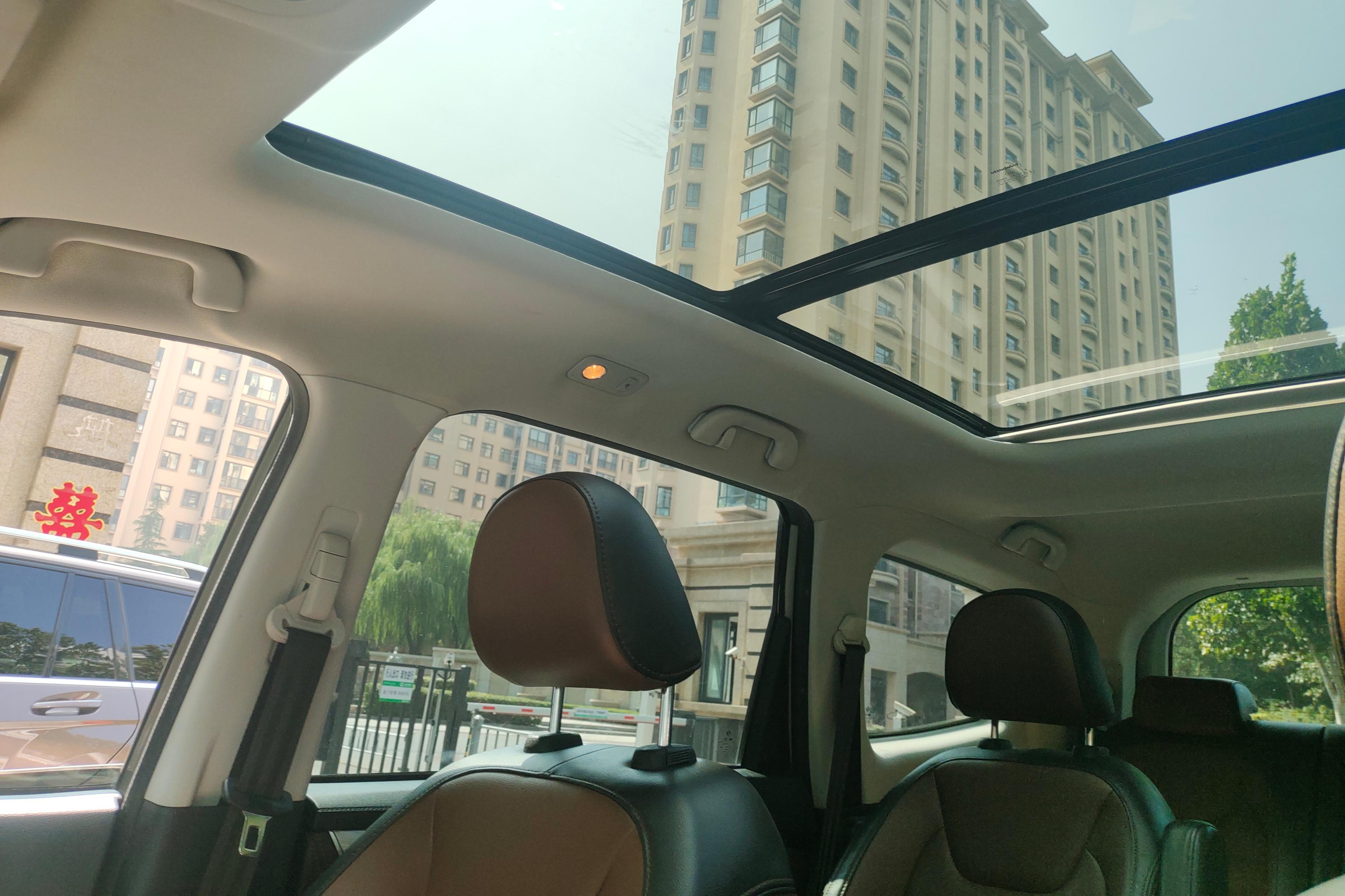 Forthing JOYEAR X6 2017 car image #24