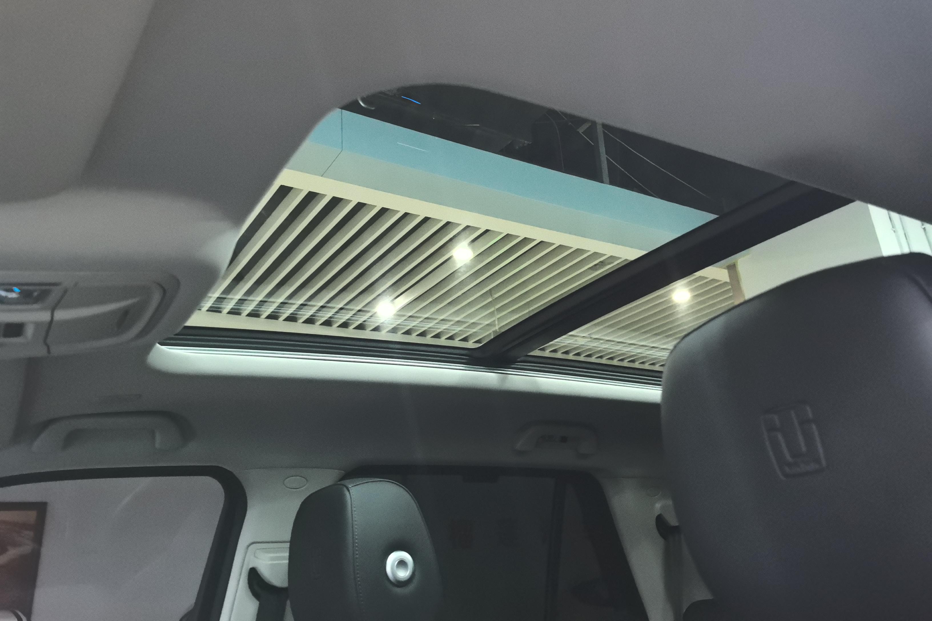 Tank 400 2024 car image #24