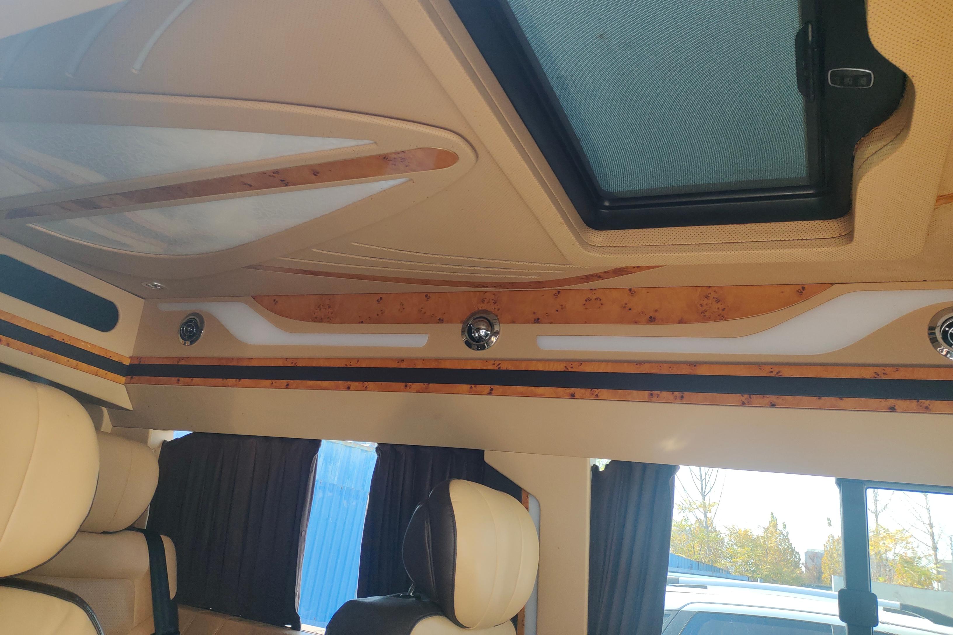 Volkswagen Caravelle 2018 car image #24