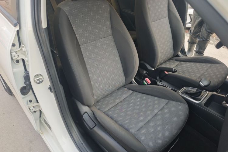 起亚 起亚K2 2017 汽车图片 #24