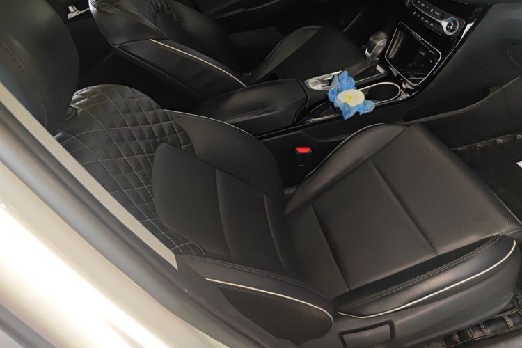 Hyundai Tucson (Imported) 2019 car image #24