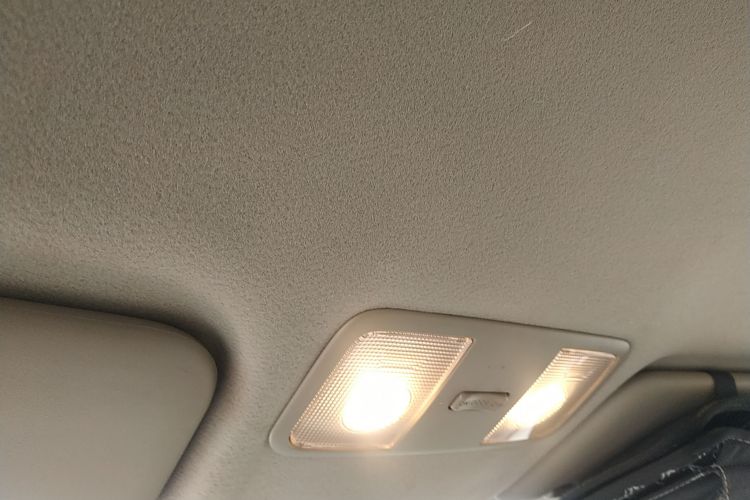 Hyundai Reina 2016 car image #24