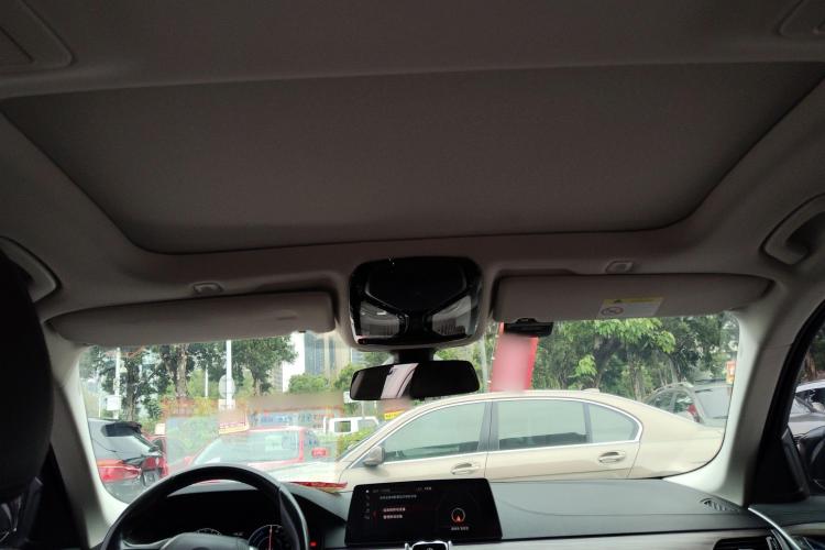 BMW 5 Series New Energy 2019 car image #24