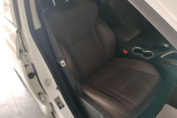 T5 2023 car image #24